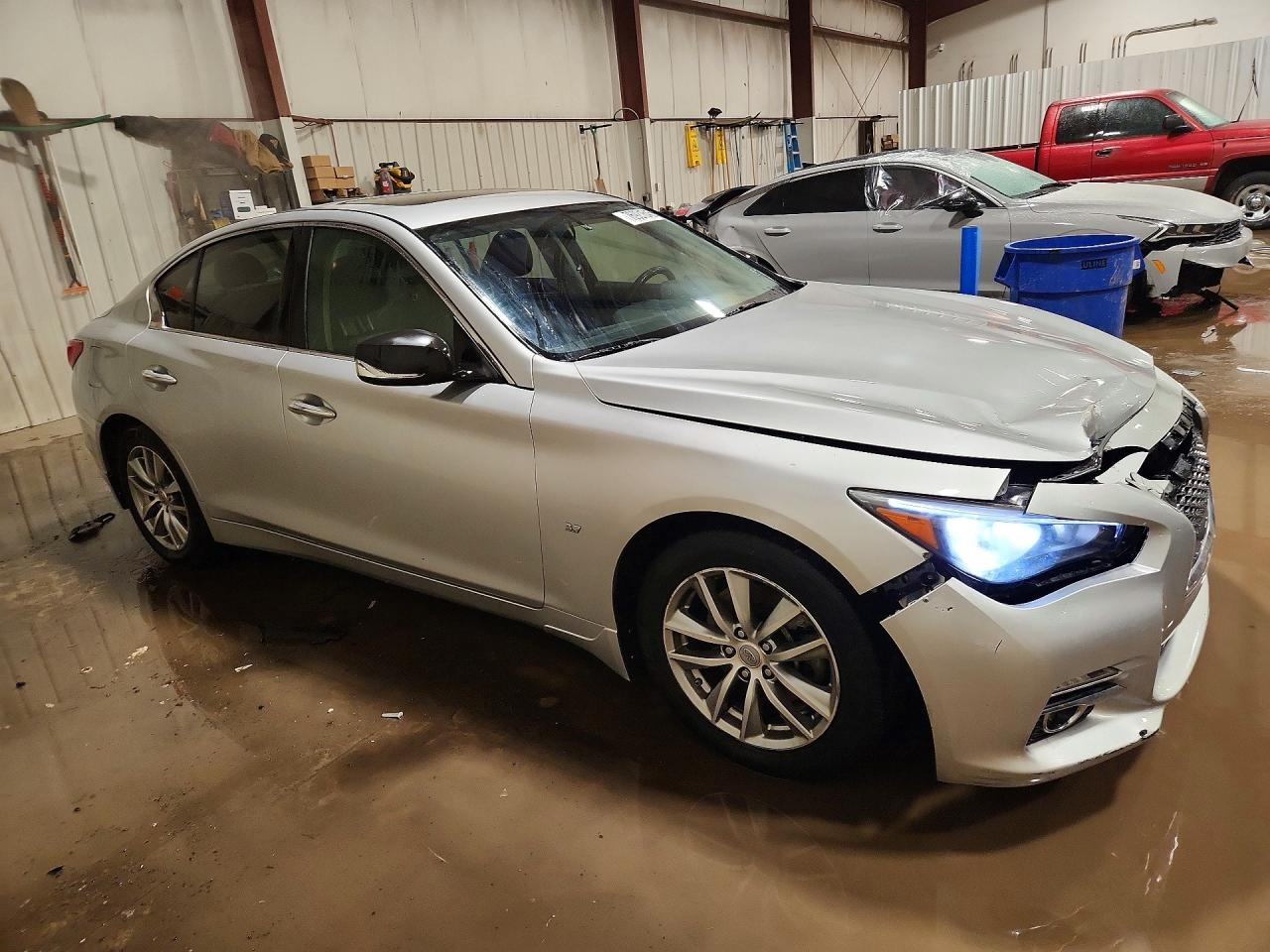 2014 Infiniti Q50 Base Silver vin: JN1BV7AR9EM689474