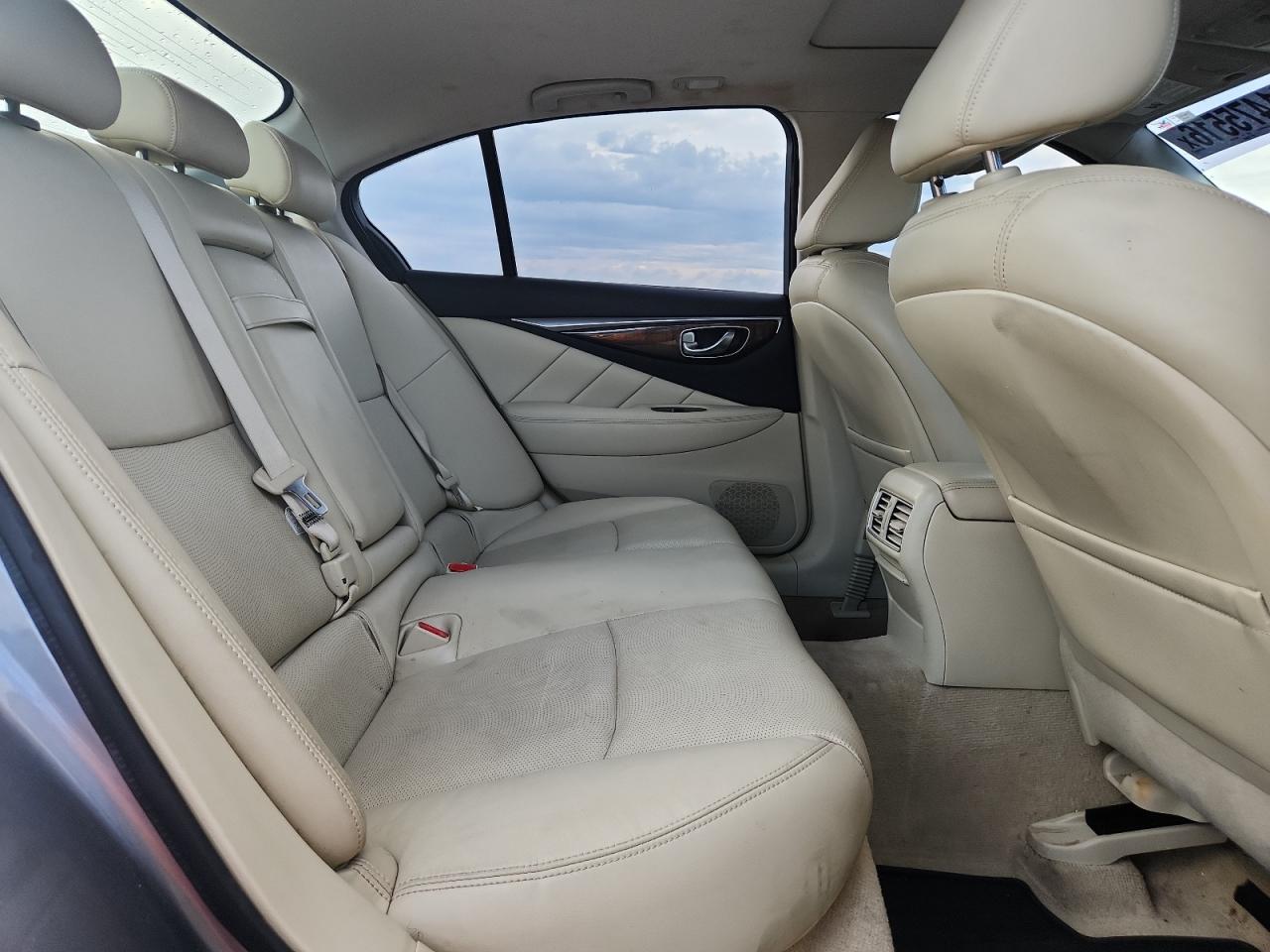 2014 Infiniti Q50 Premium Gray vin: JN1BV7AR9EM698630