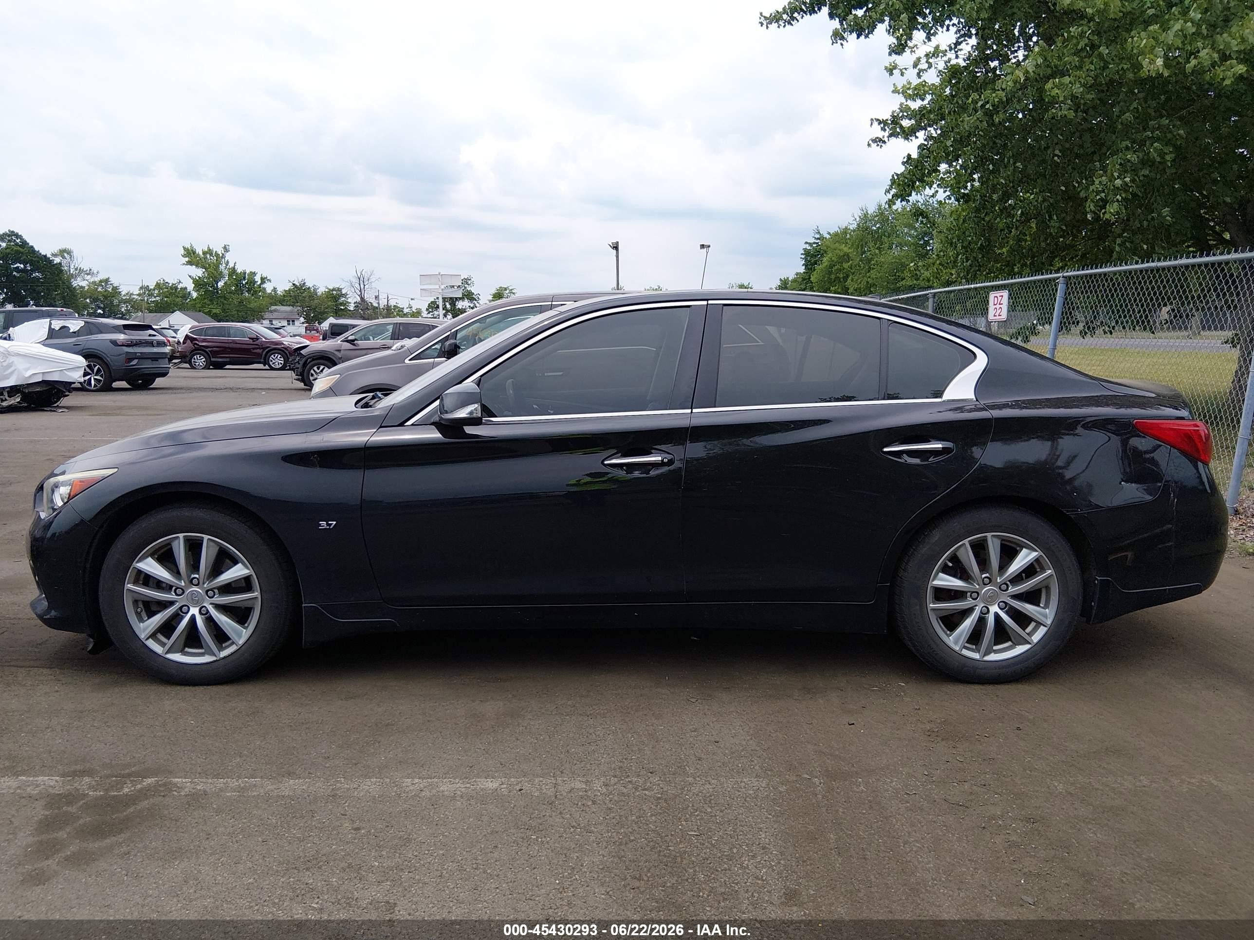 2014 Infiniti Q50 Premium Black vin: JN1BV7AR9EM705172