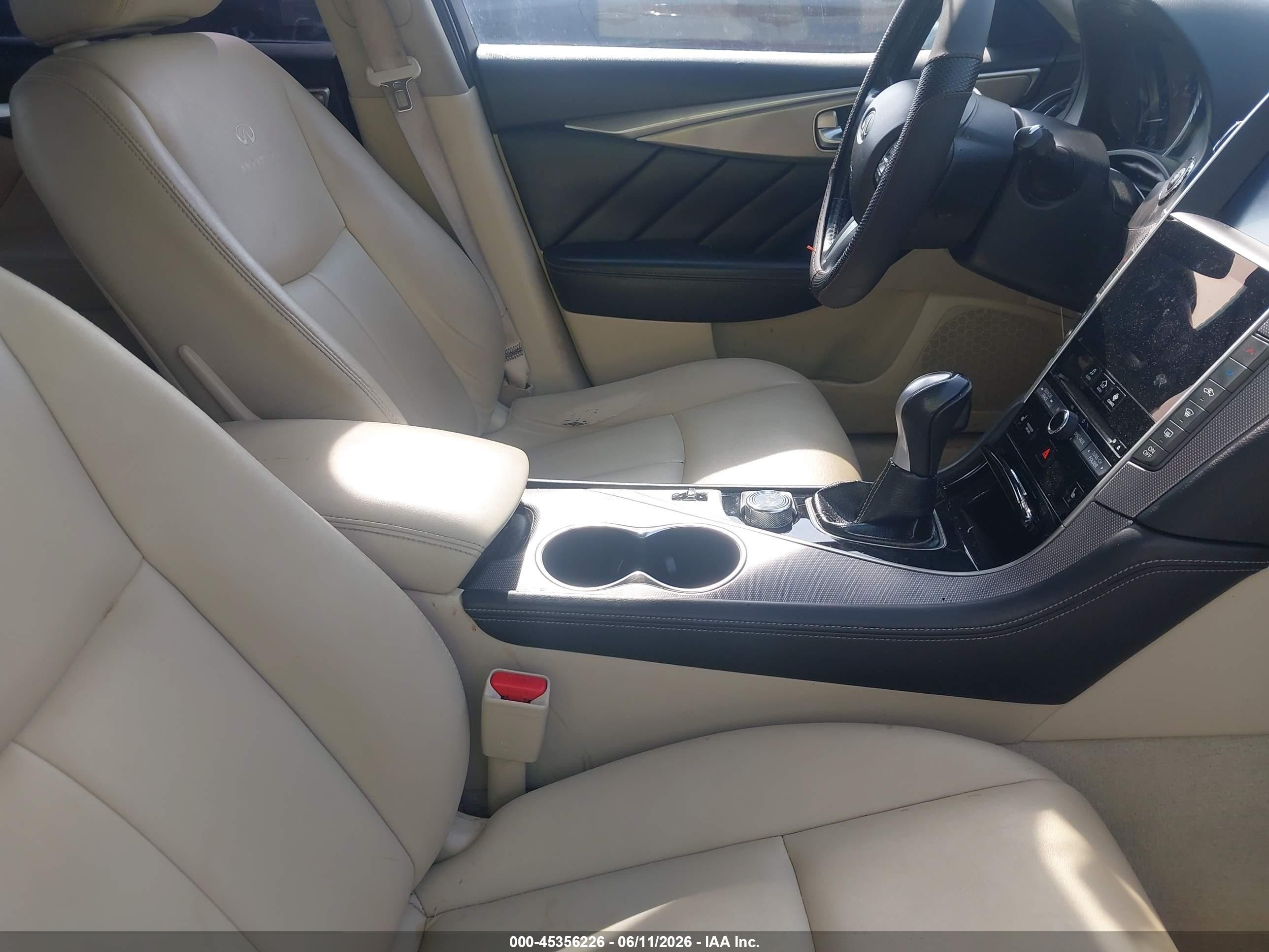 2014 Infiniti Q50 Premium Red vin: JN1BV7AR9EM706841