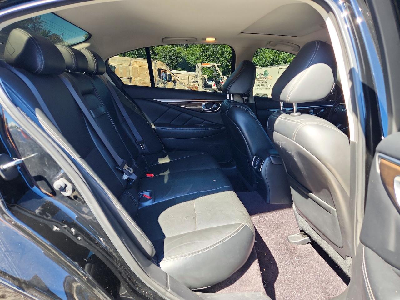 2015 Infiniti Q50 Premium Black vin: JN1BV7AR9FM392920