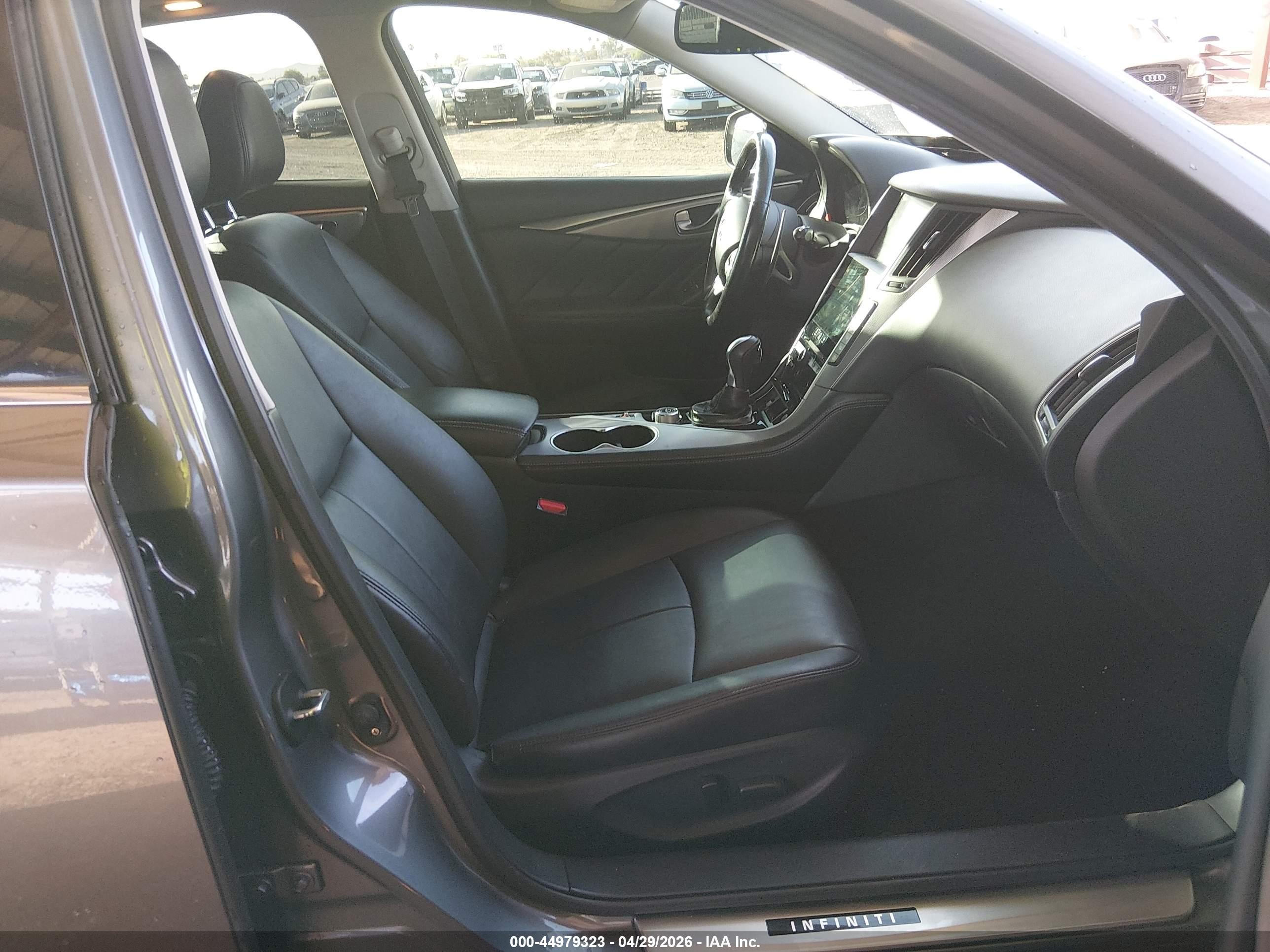 2015 Infiniti Q50 Premium Серый vin: JN1BV7AR9FM394280