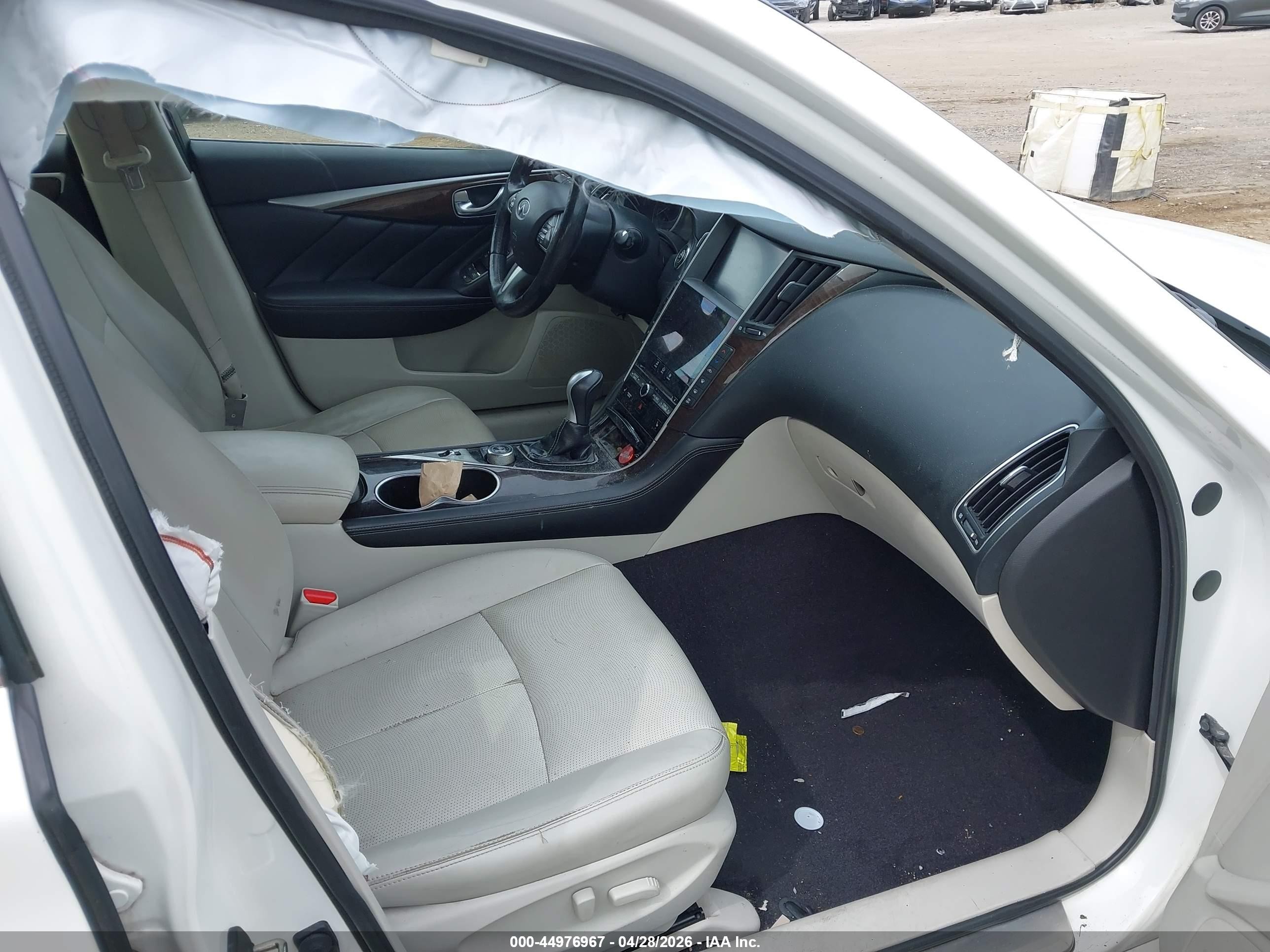 2015 Infiniti Q50 Premium White vin: JN1BV7AR9FM397521