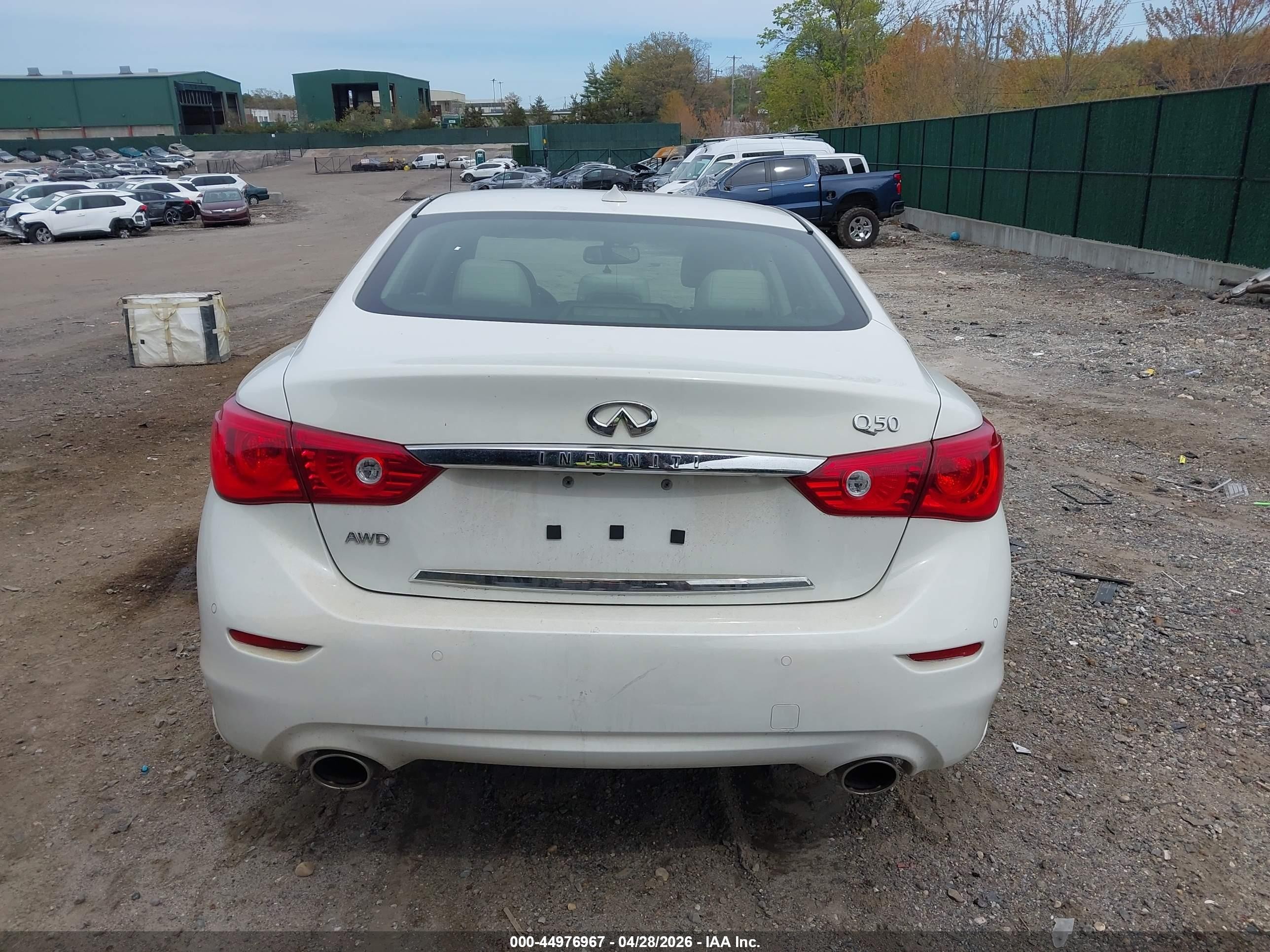 2015 Infiniti Q50 Premium White vin: JN1BV7AR9FM397521