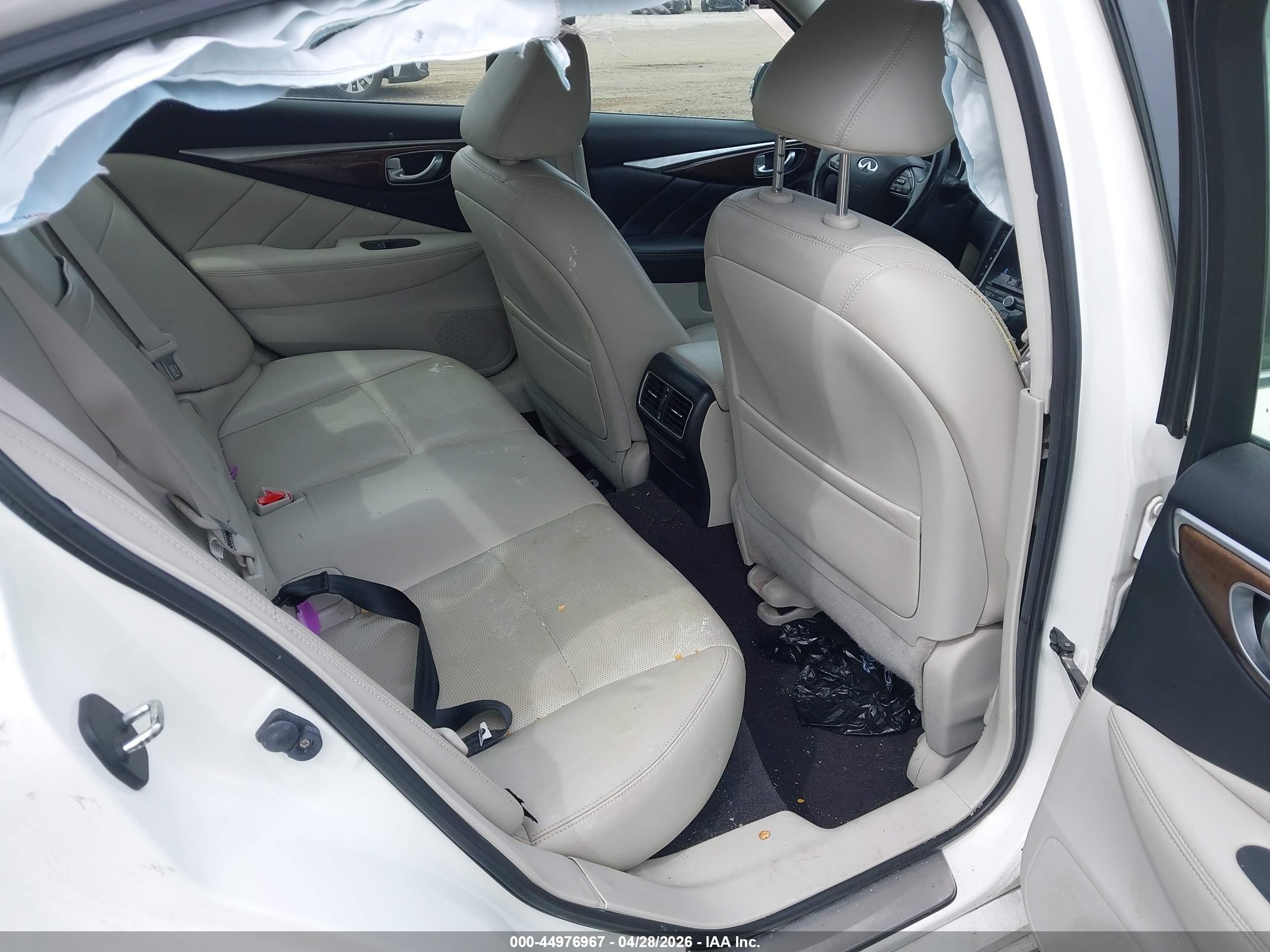 2015 Infiniti Q50 Premium White vin: JN1BV7AR9FM397521