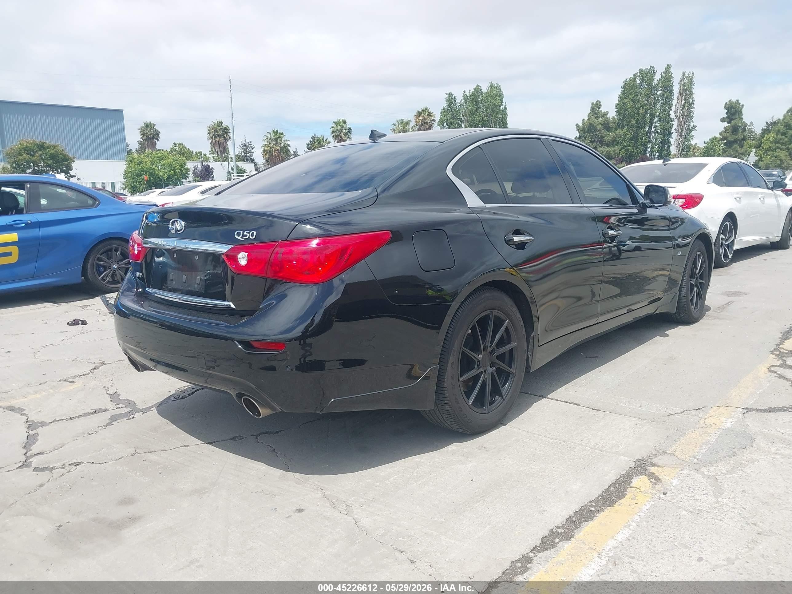 2015 Infiniti Q50 Premium Black vin: JN1BV7AR9FM407075