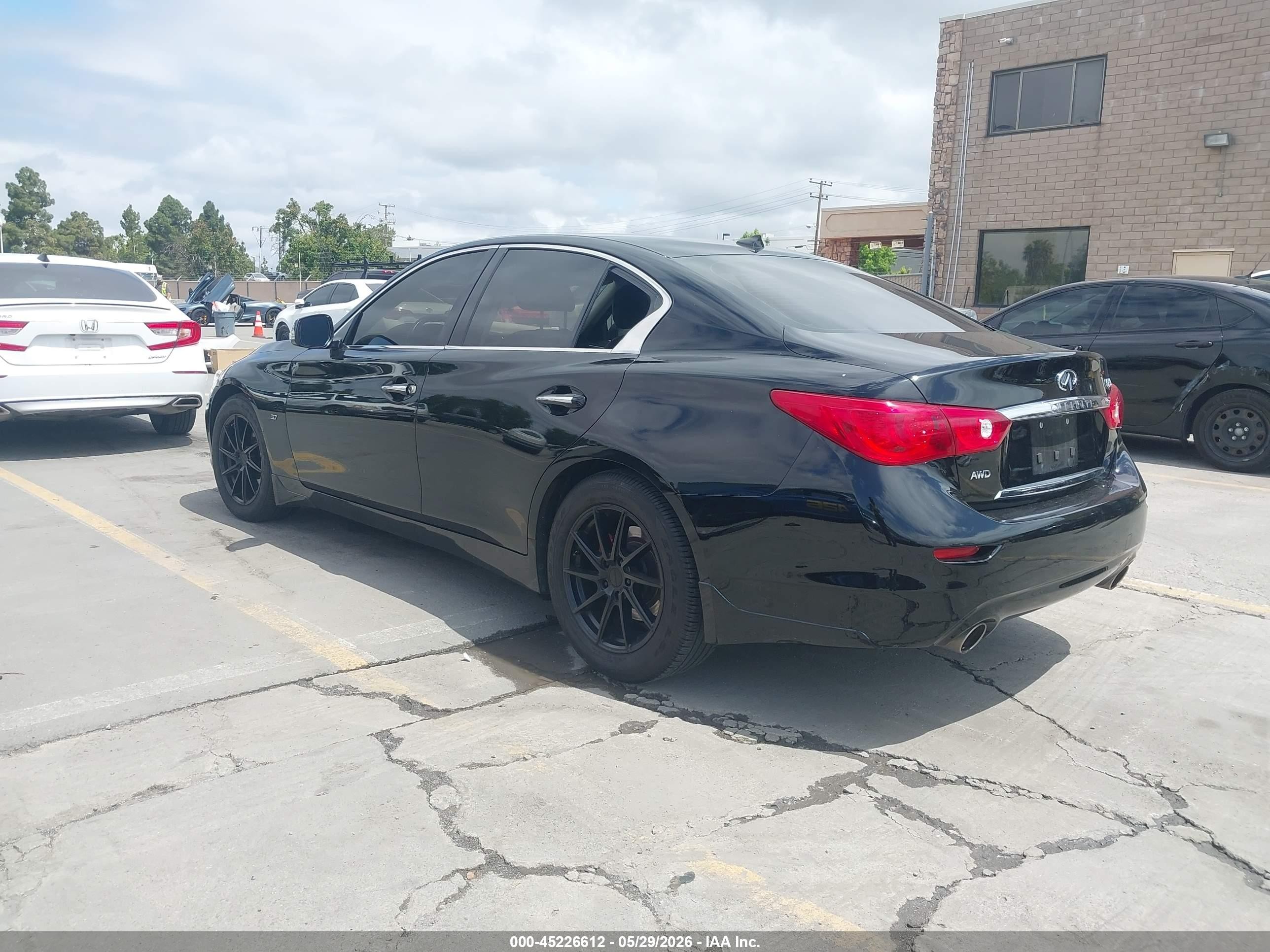 2015 Infiniti Q50 Premium Black vin: JN1BV7AR9FM407075
