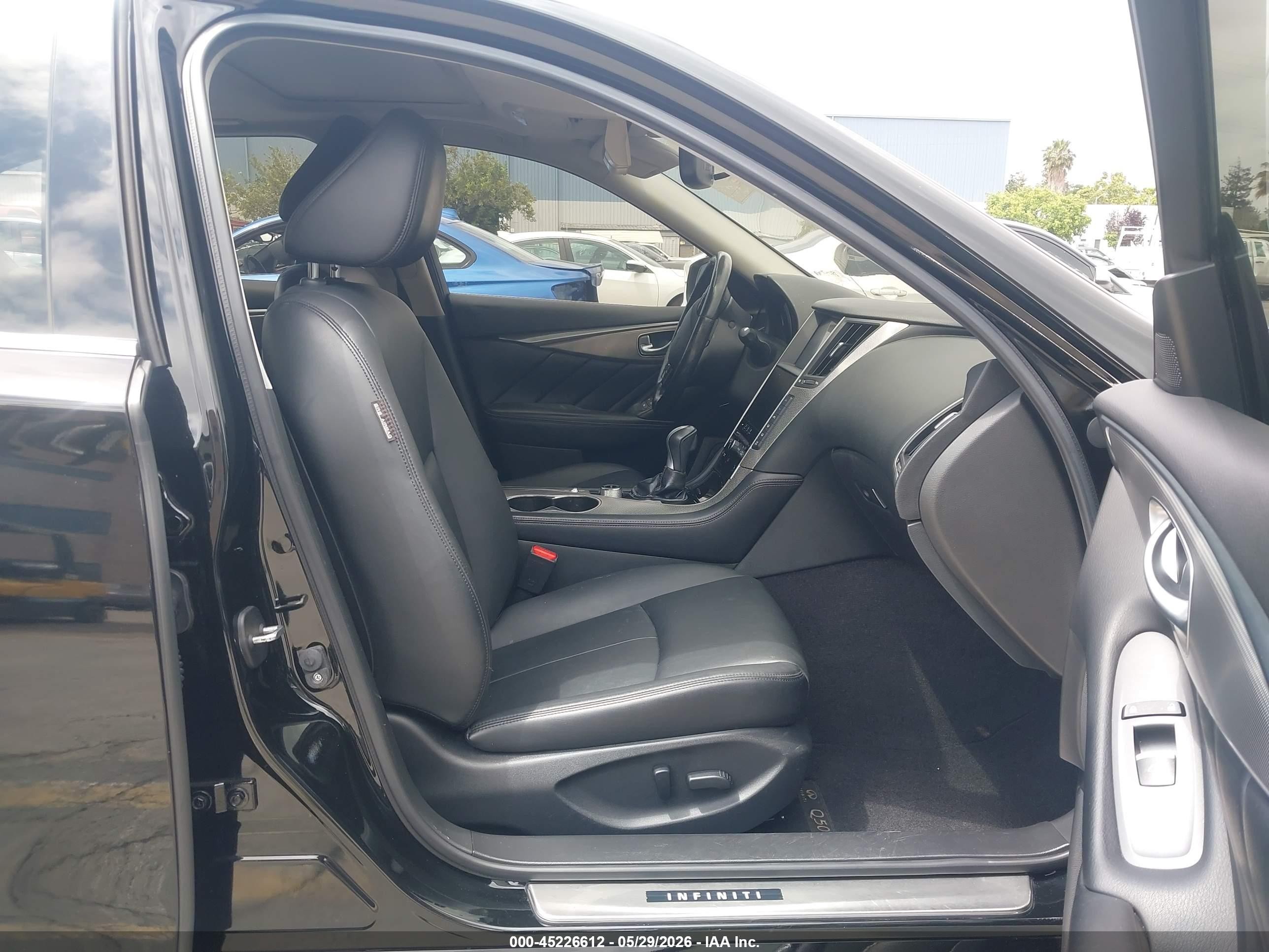2015 Infiniti Q50 Premium Black vin: JN1BV7AR9FM407075