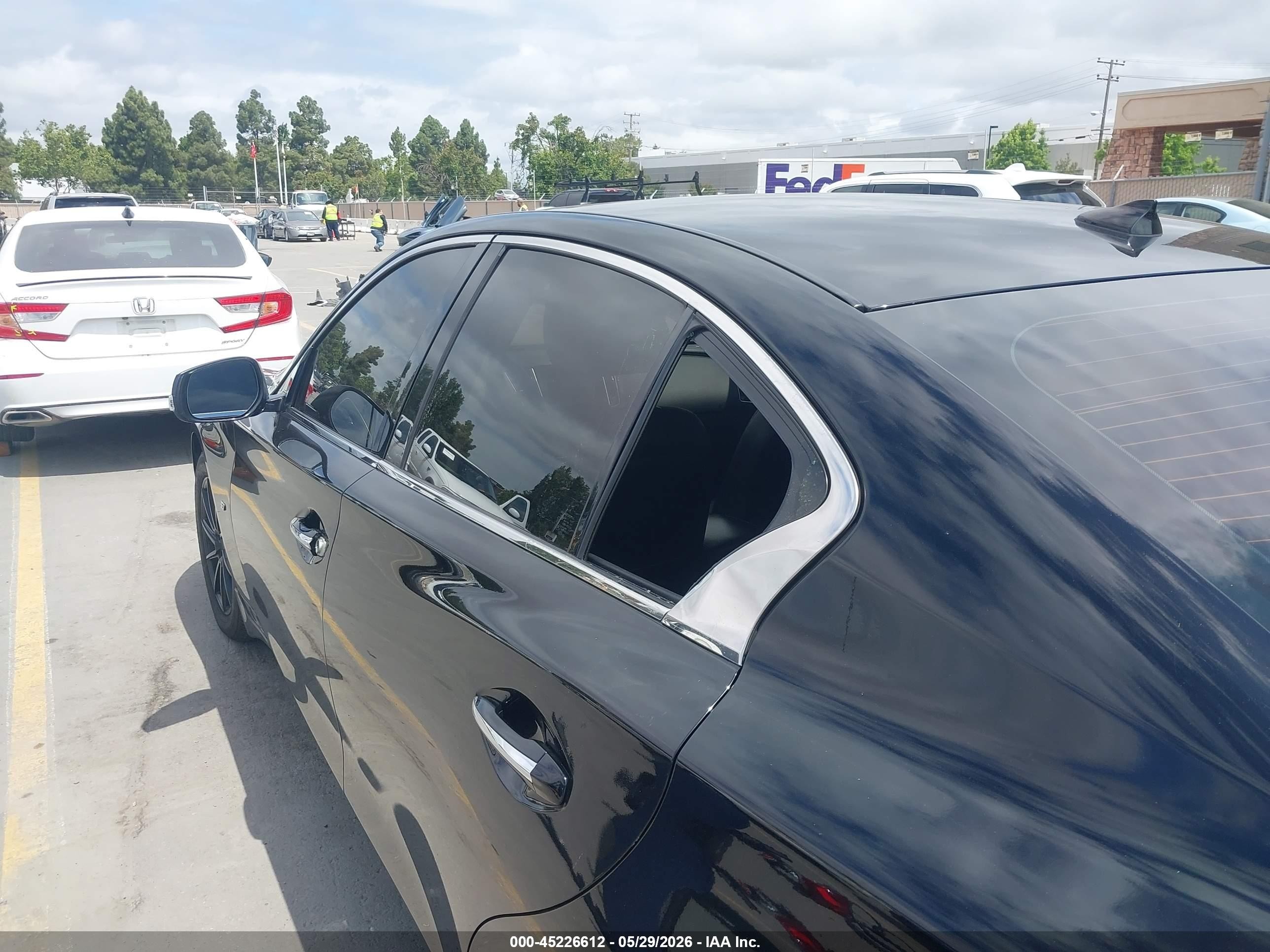 2015 Infiniti Q50 Premium Black vin: JN1BV7AR9FM407075