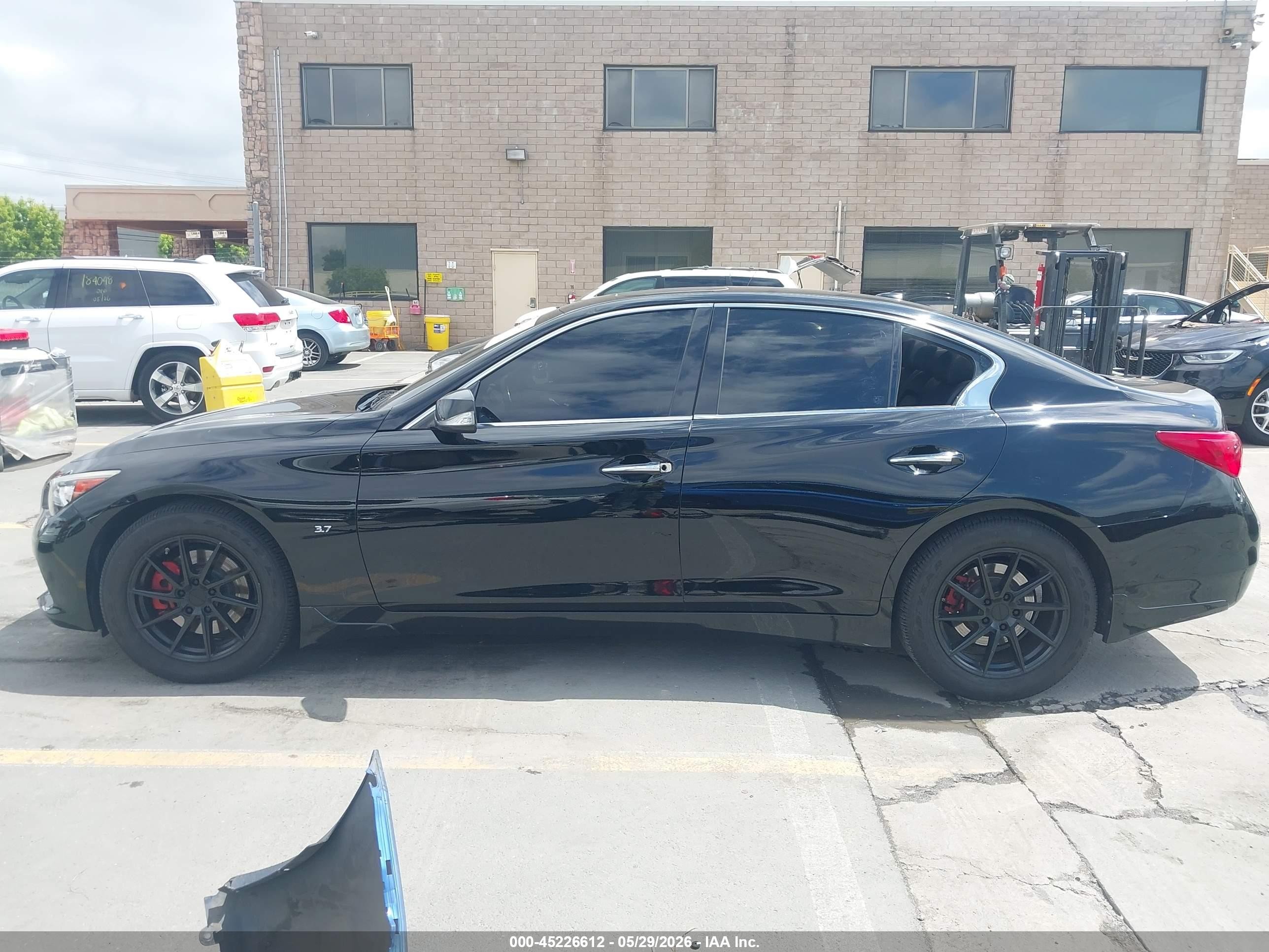 2015 Infiniti Q50 Premium Black vin: JN1BV7AR9FM407075