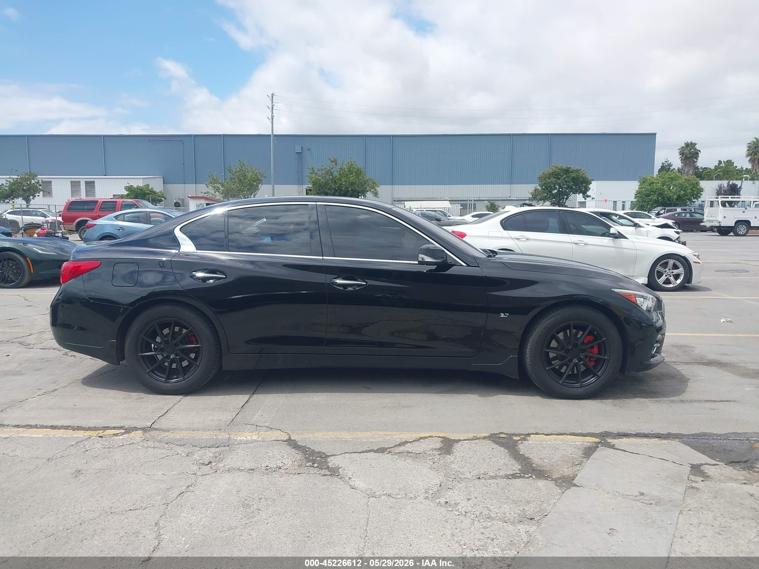2015 Infiniti Q50 Premium Black vin: JN1BV7AR9FM407075