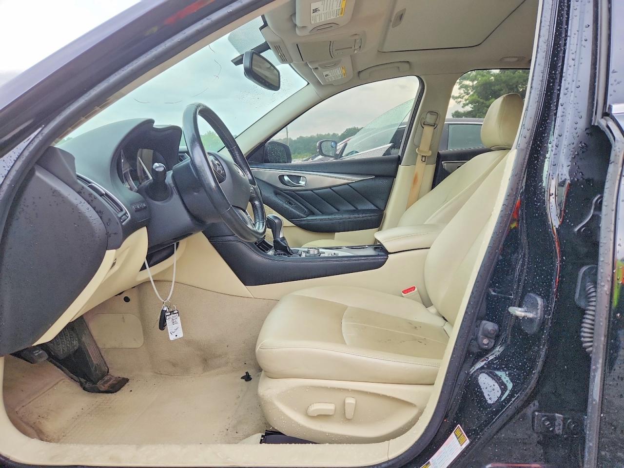 2015 Infiniti Q50 Premium Черный vin: JN1BV7AR9FM409909