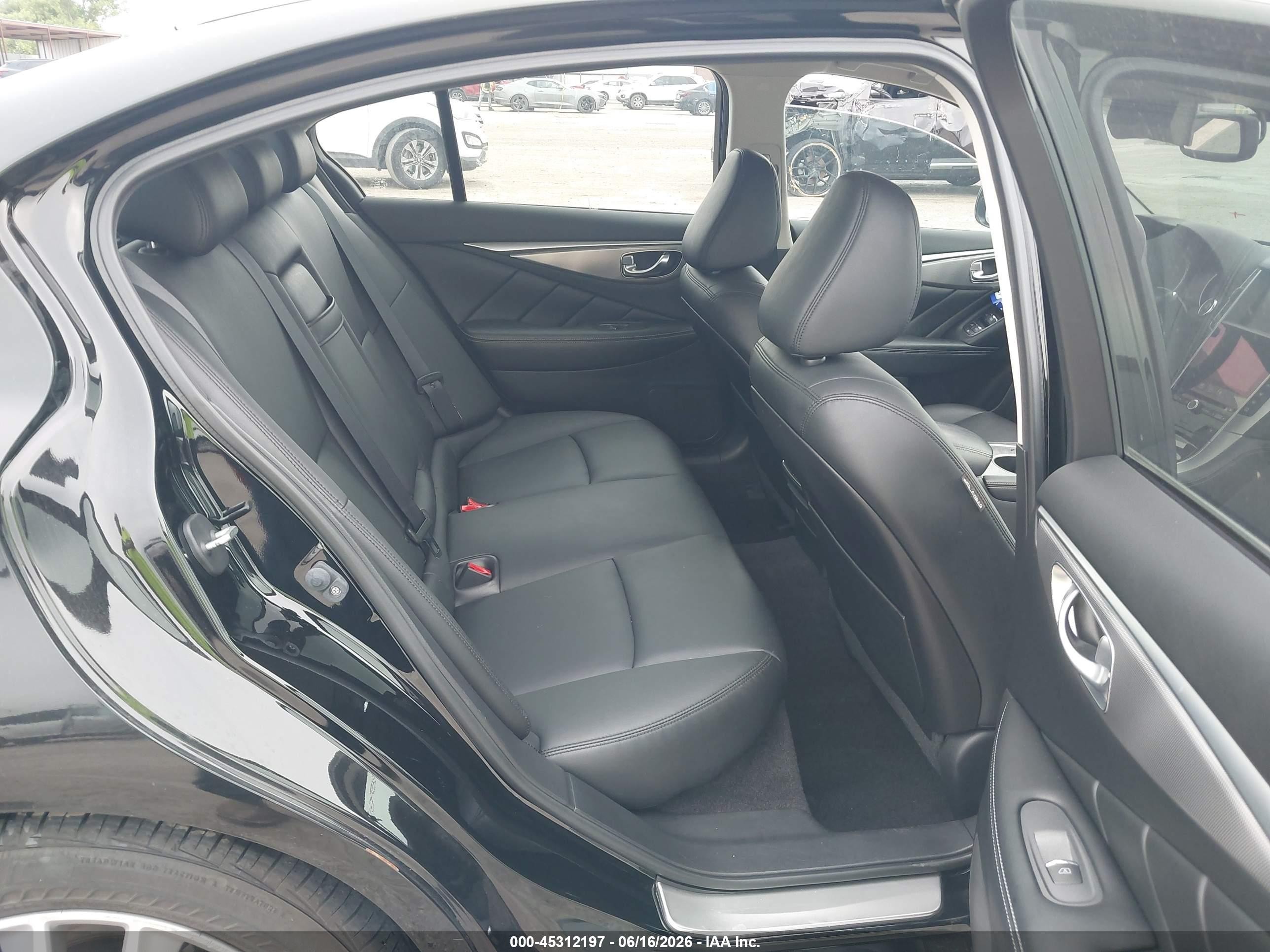2015 Infiniti Q50 Premium Black vin: JN1BV7AR9FM412664