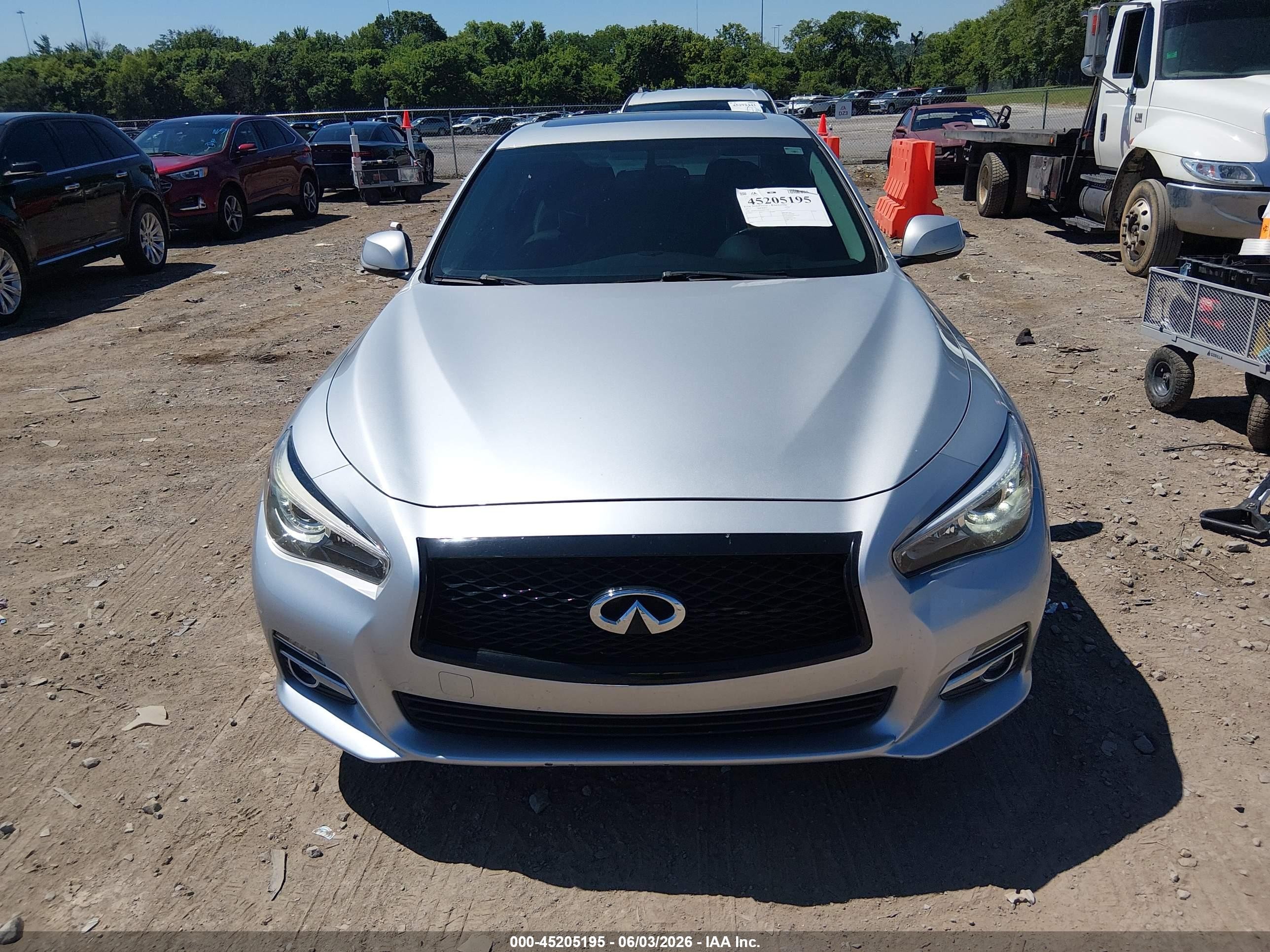 2015 Infiniti Q50 Premium Black vin: JN1BV7AR9FM412776