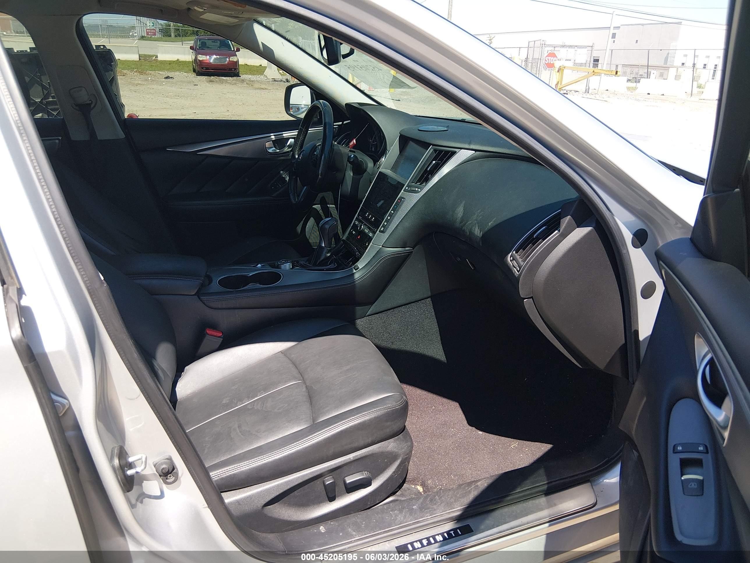 2015 Infiniti Q50 Premium Black vin: JN1BV7AR9FM412776