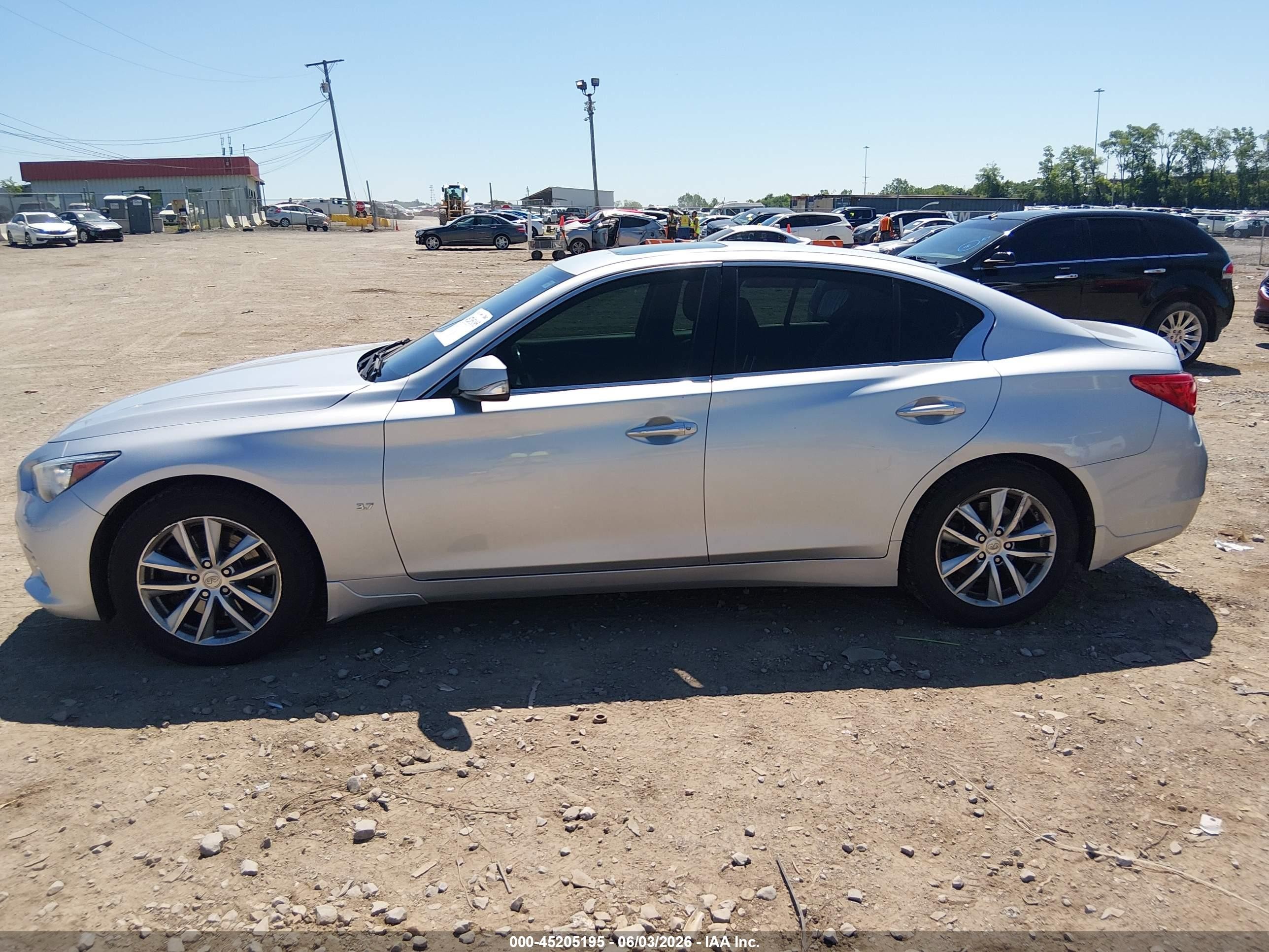 2015 Infiniti Q50 Premium Black vin: JN1BV7AR9FM412776