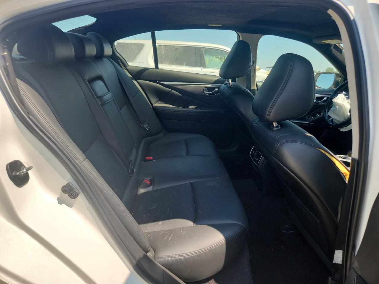 2015 Infiniti Q50 Premium White vin: JN1BV7AR9FM417038
