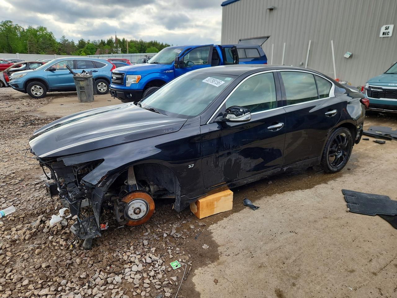2015 Infiniti Q50 Premium Black vin: JN1BV7AR9FM417735