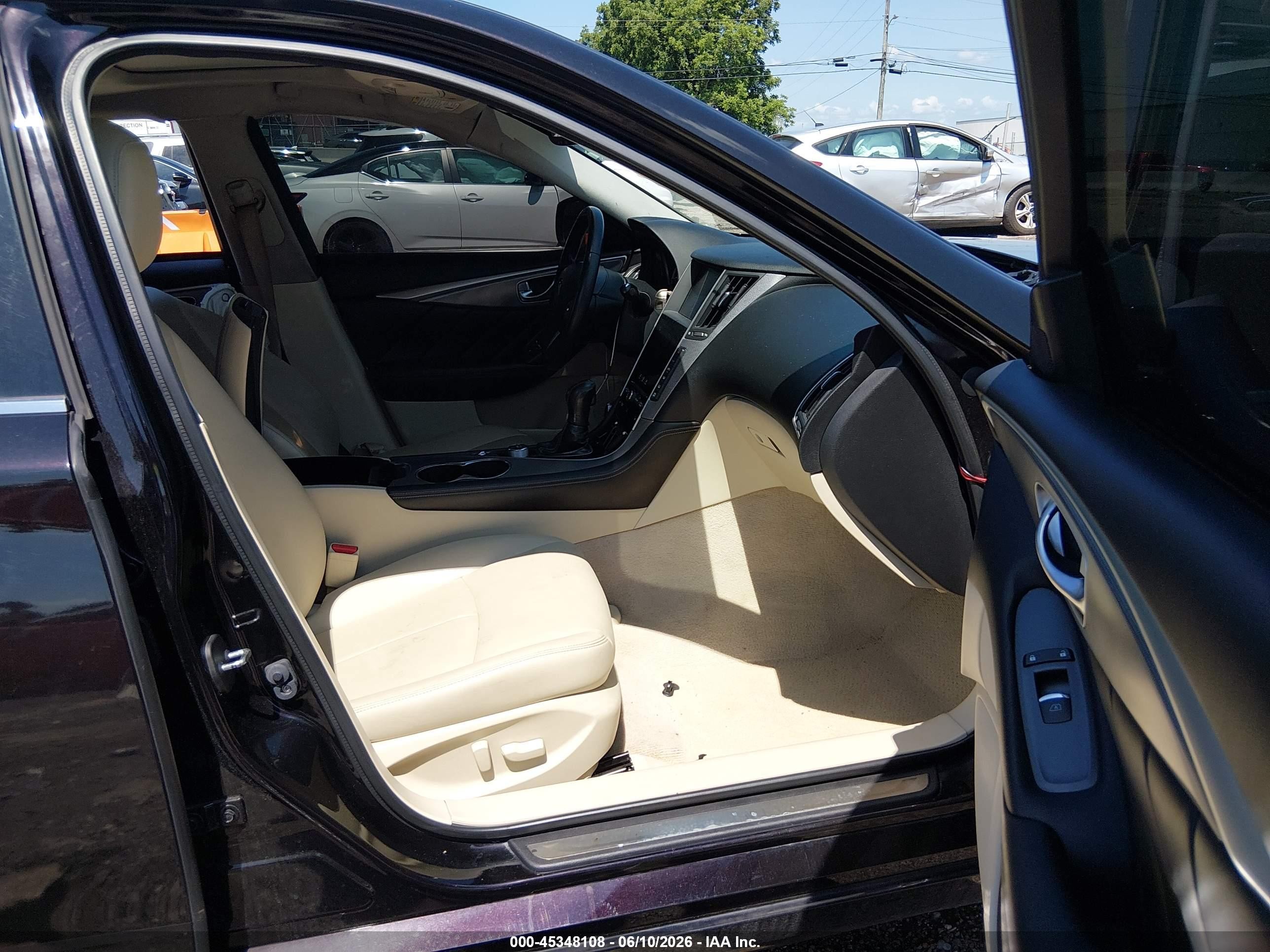 2015 Infiniti Q50 Premium Black vin: JN1BV7AR9FM418402