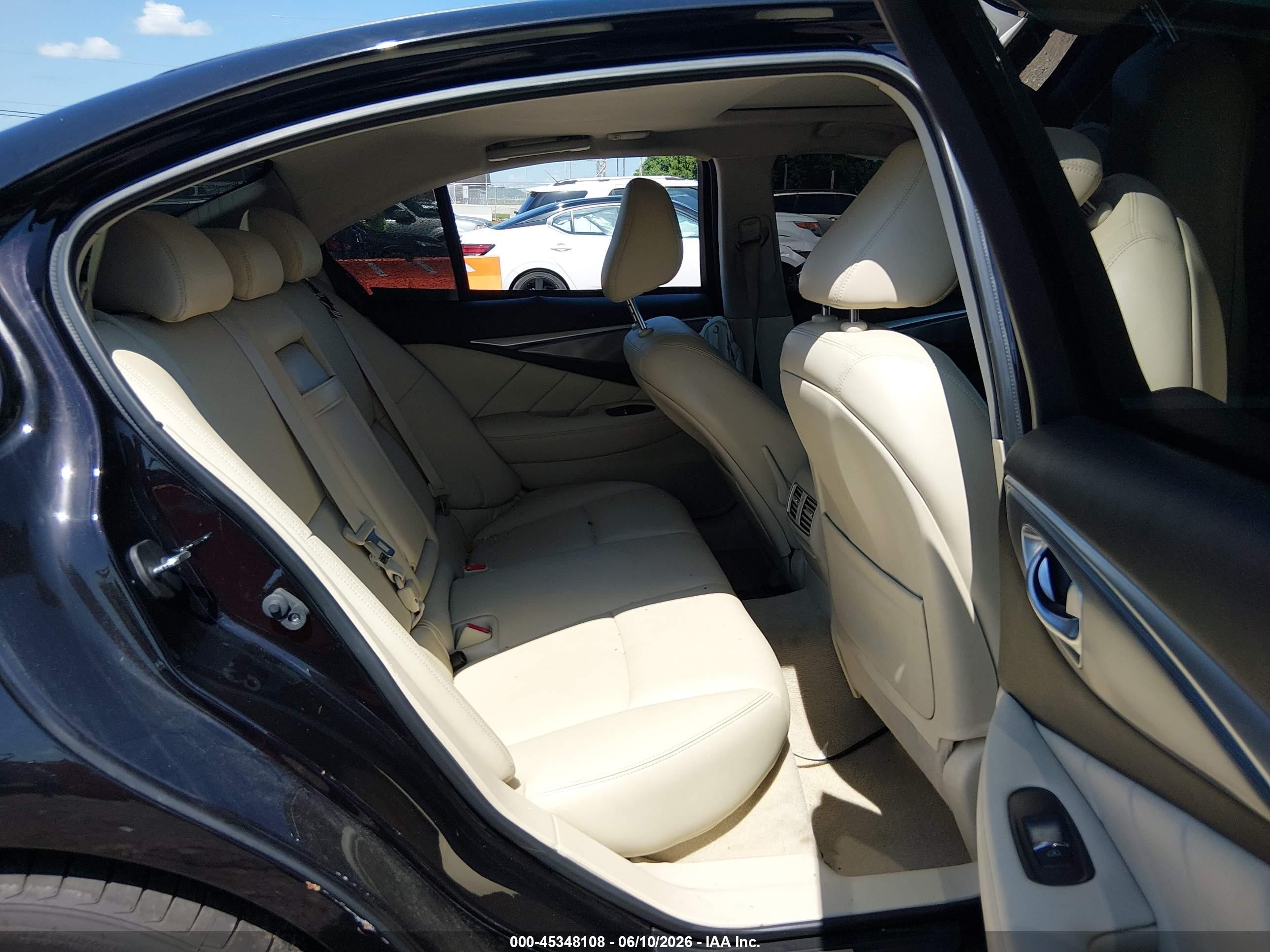 2015 Infiniti Q50 Premium Black vin: JN1BV7AR9FM418402
