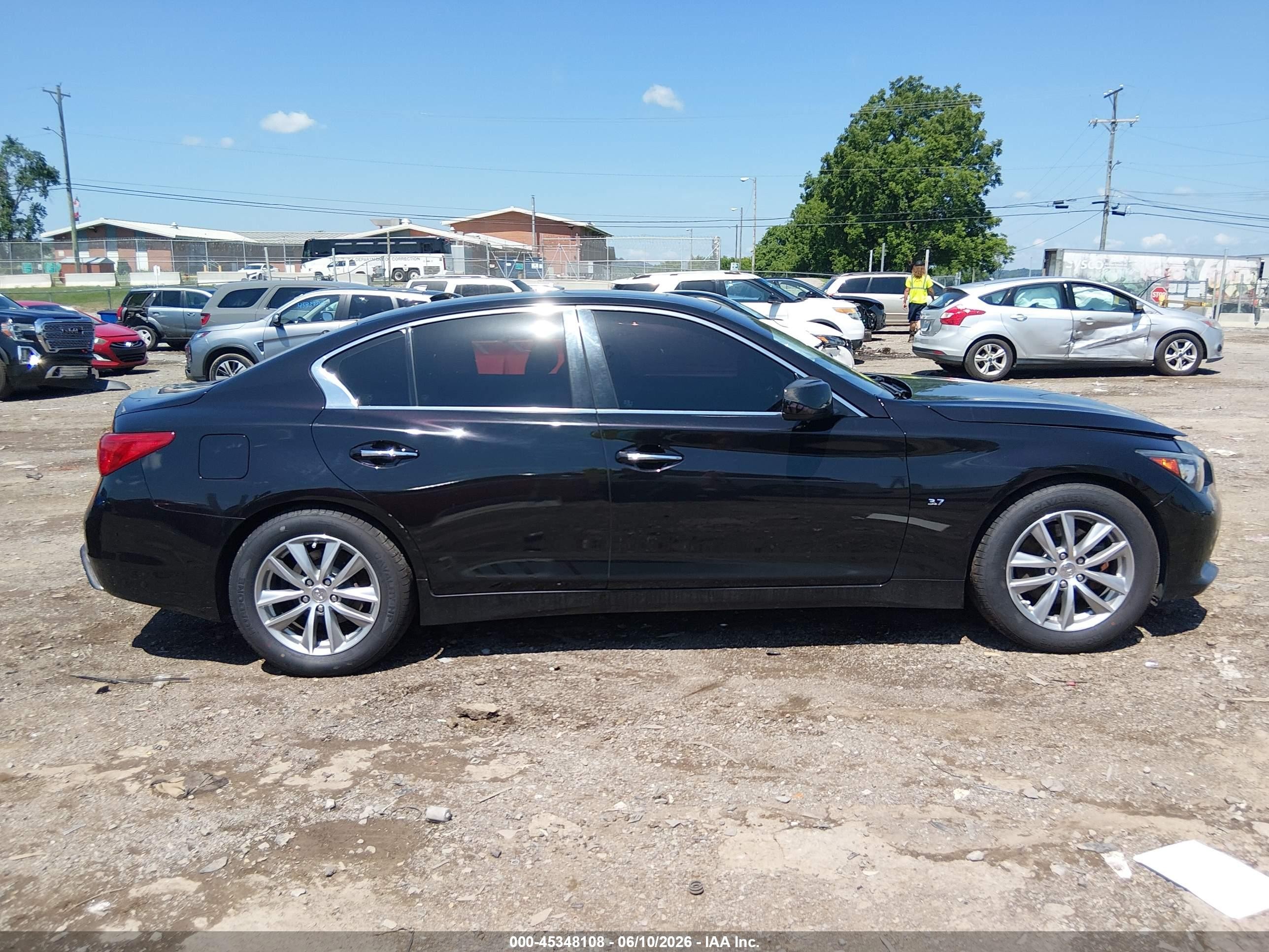 2015 Infiniti Q50 Premium Black vin: JN1BV7AR9FM418402