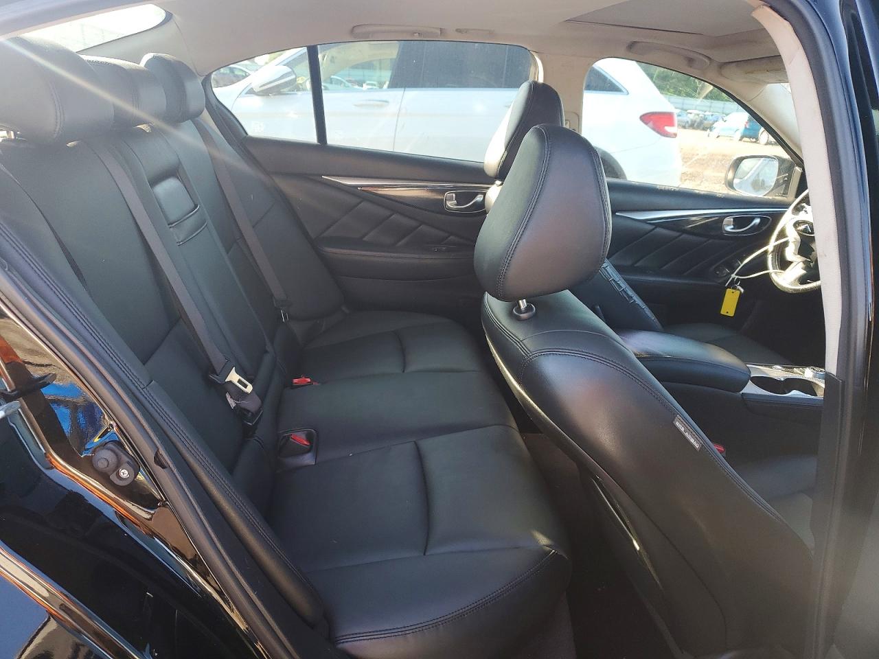 2015 Infiniti Q50 Premium Black vin: JN1BV7AR9FM421879