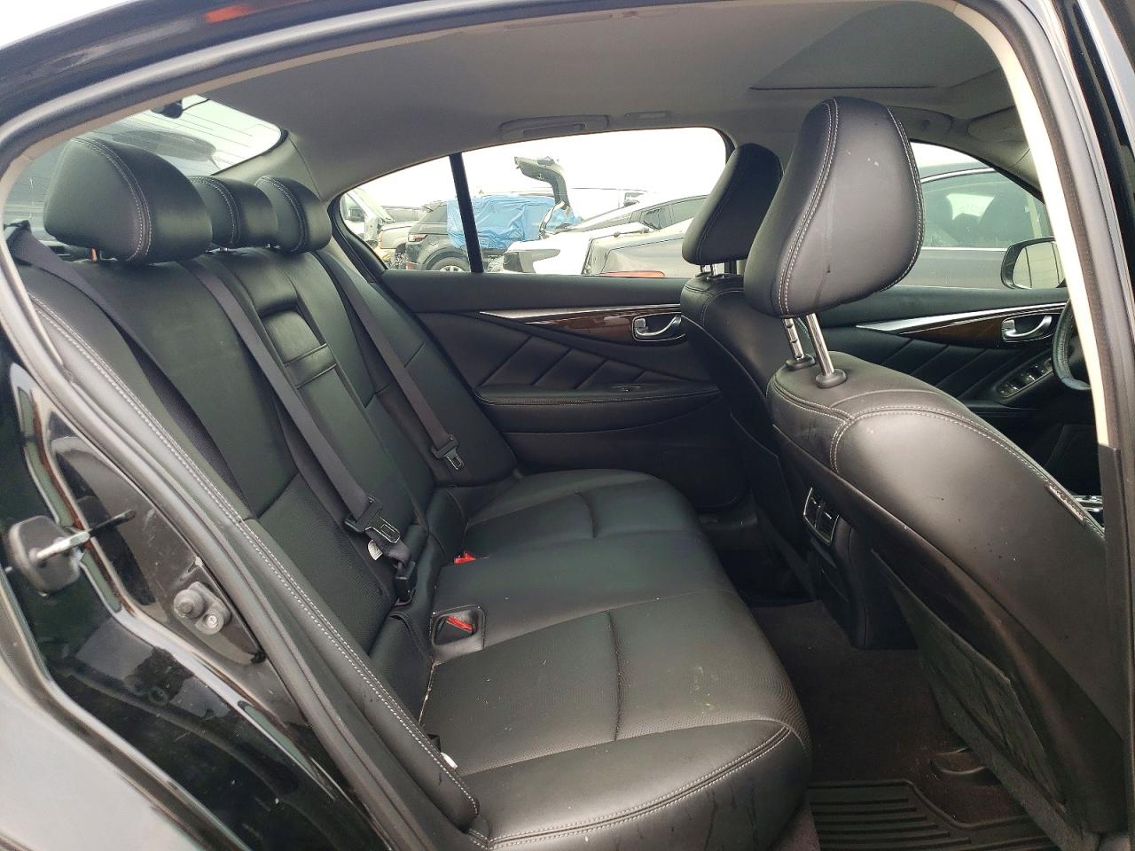 2015 Infiniti Q50 Premium Black vin: JN1BV7AR9FM422661
