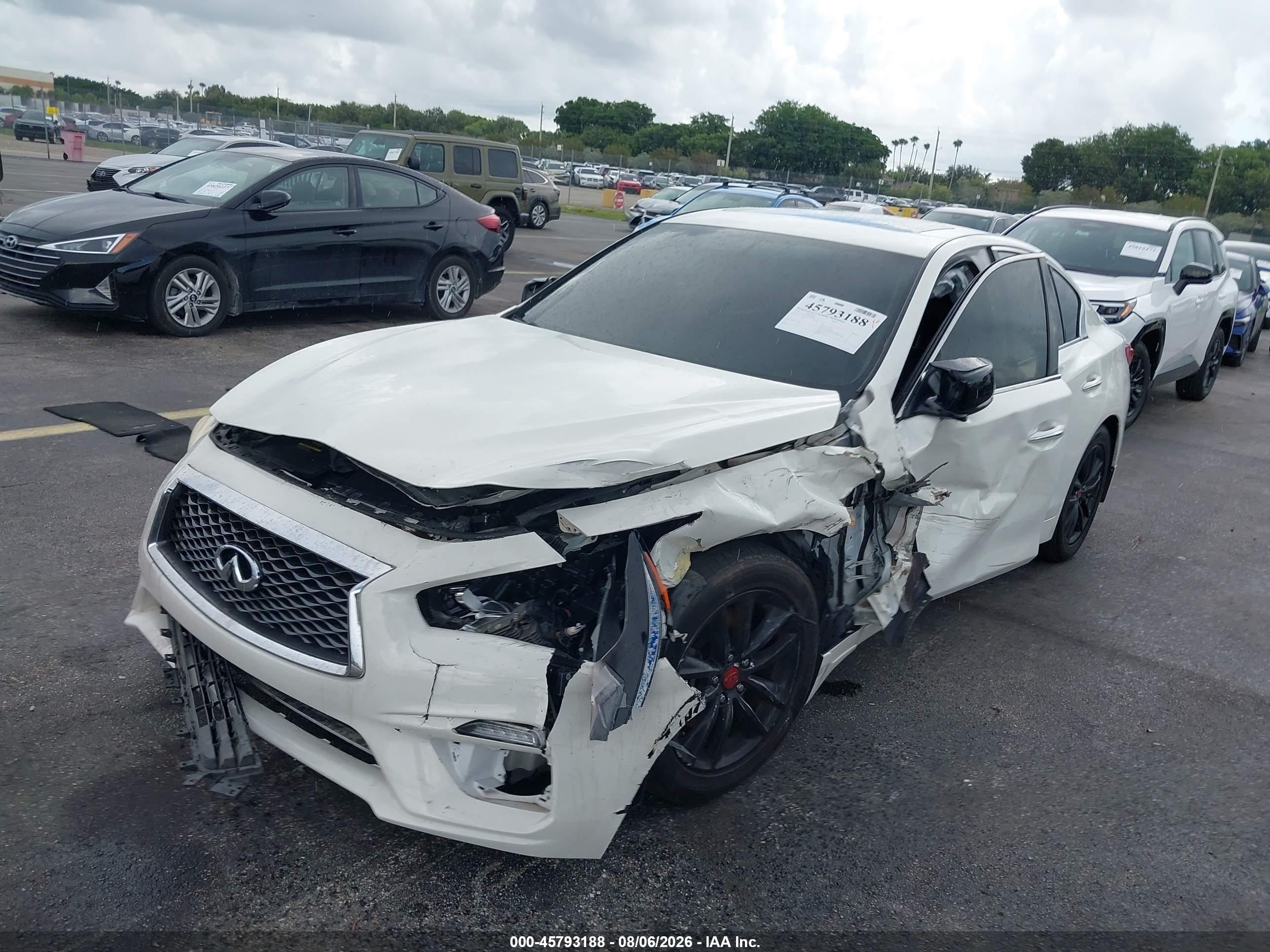 2014 Infiniti Q50 Premium White vin: JN1BV7ARXEM695980