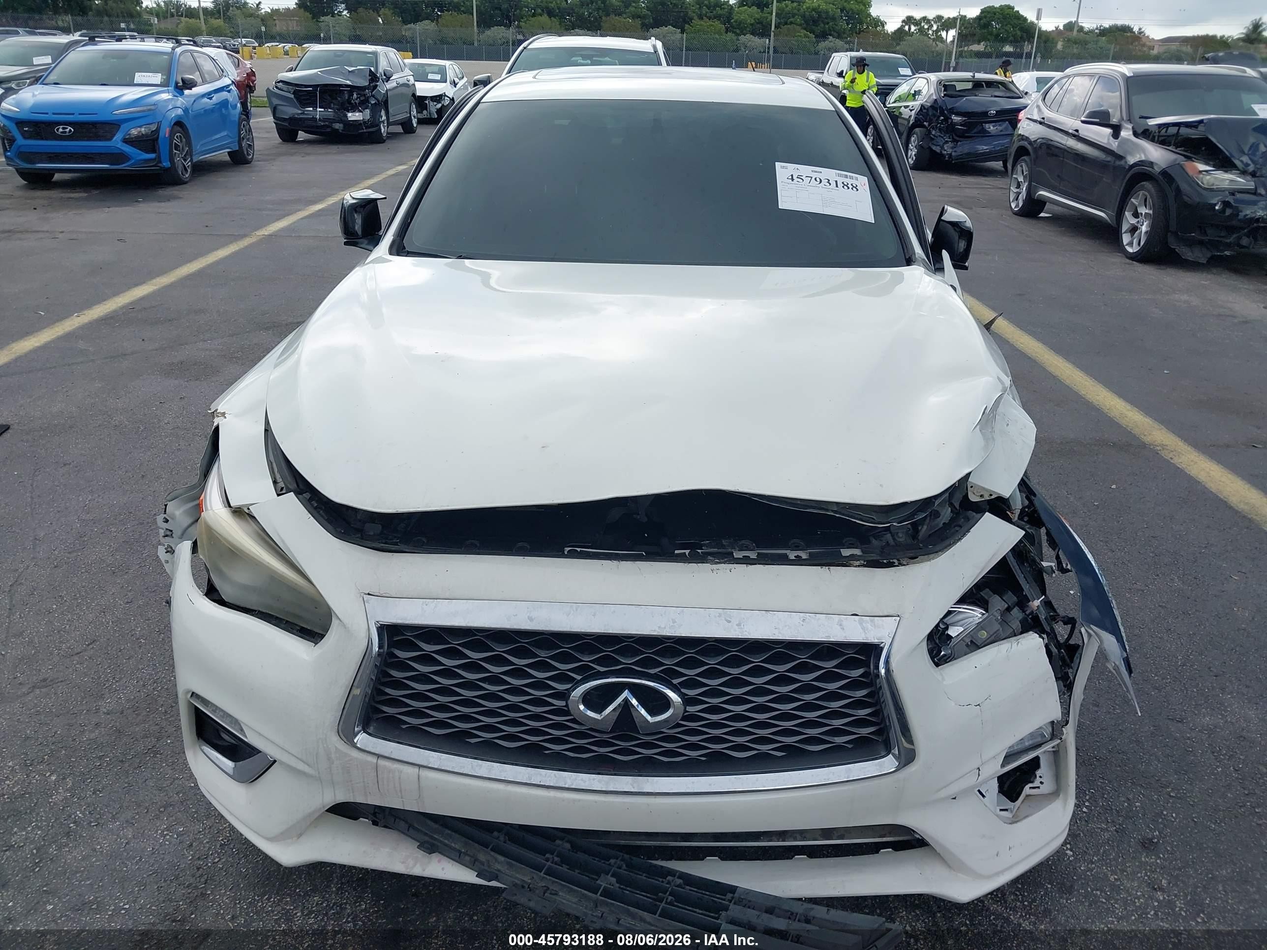 2014 Infiniti Q50 Premium White vin: JN1BV7ARXEM695980
