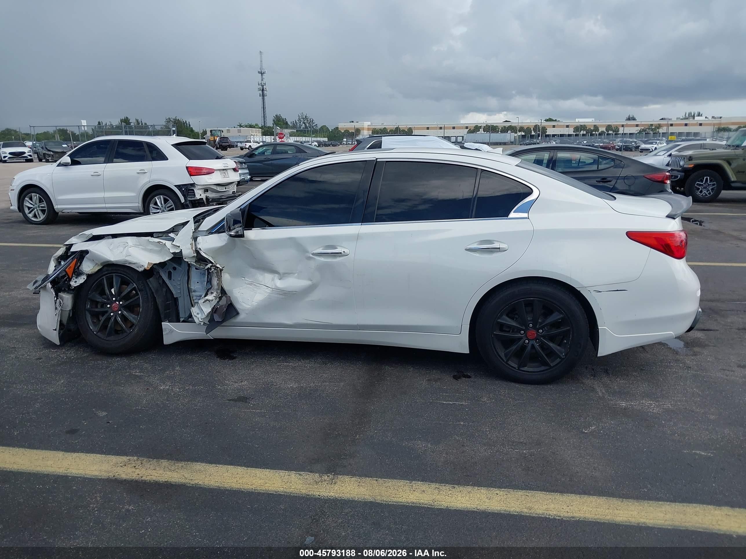 2014 Infiniti Q50 Premium White vin: JN1BV7ARXEM695980