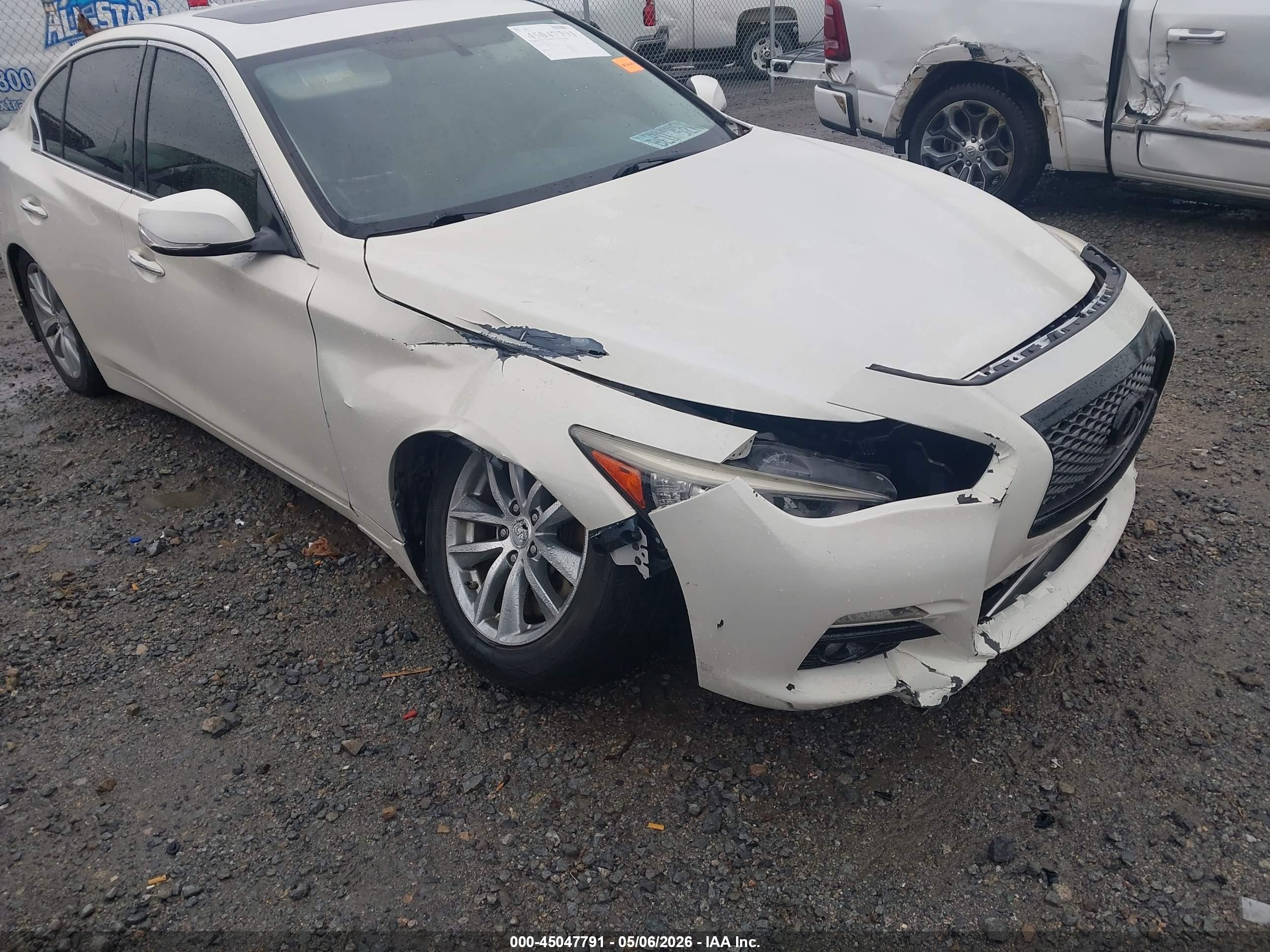 2014 Infiniti Q50 Premium White vin: JN1BV7ARXEM700143