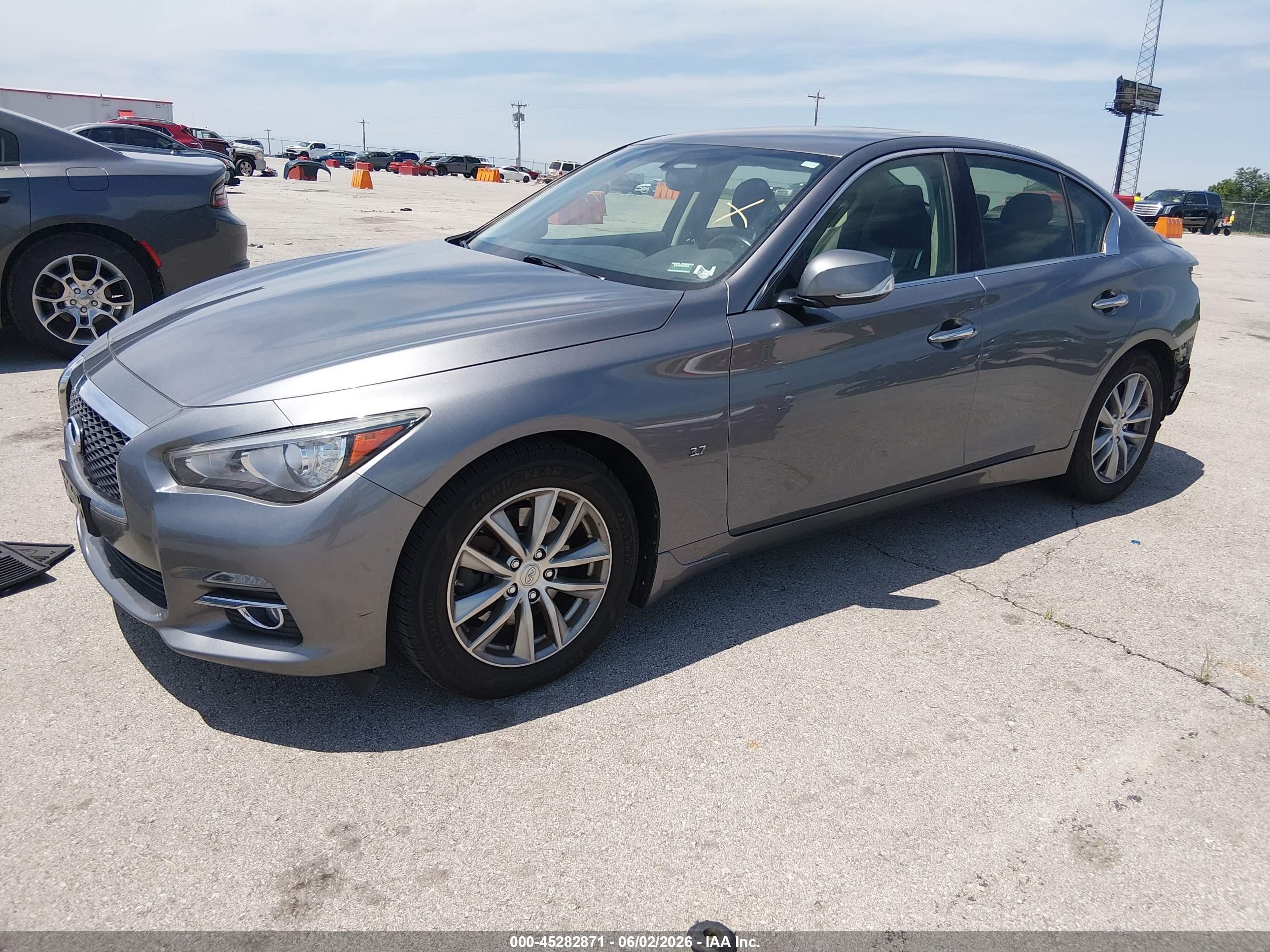 2014 Infiniti Q50 Premium Silver vin: JN1BV7ARXEM702300