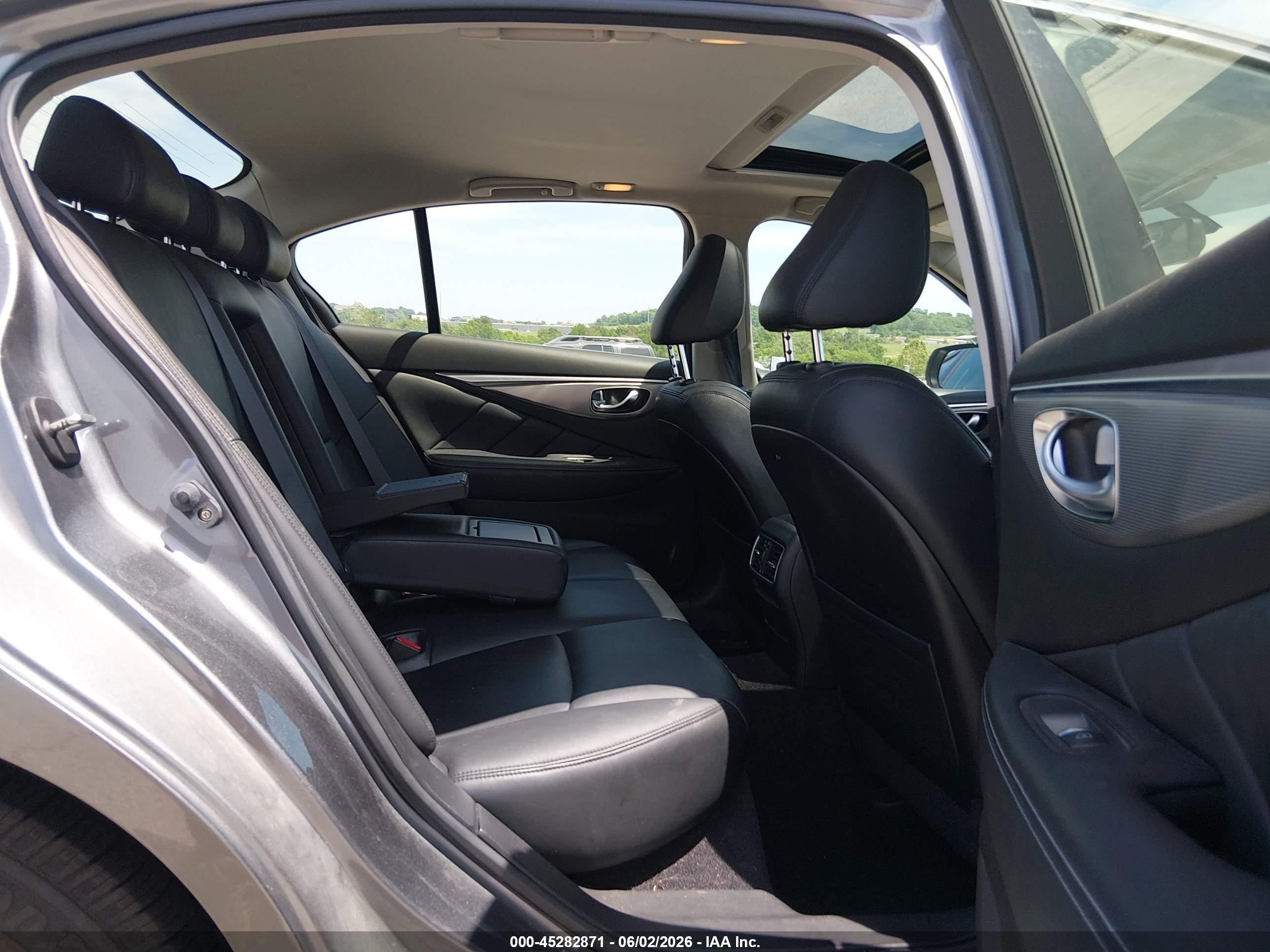 2014 Infiniti Q50 Premium Silver vin: JN1BV7ARXEM702300