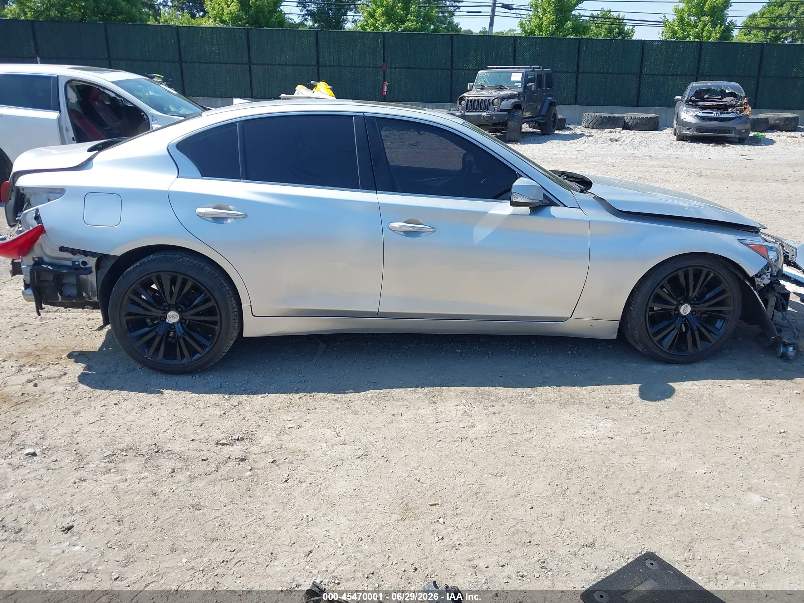 2015 Infiniti Q50   Silver vin: JN1BV7ARXFM401236