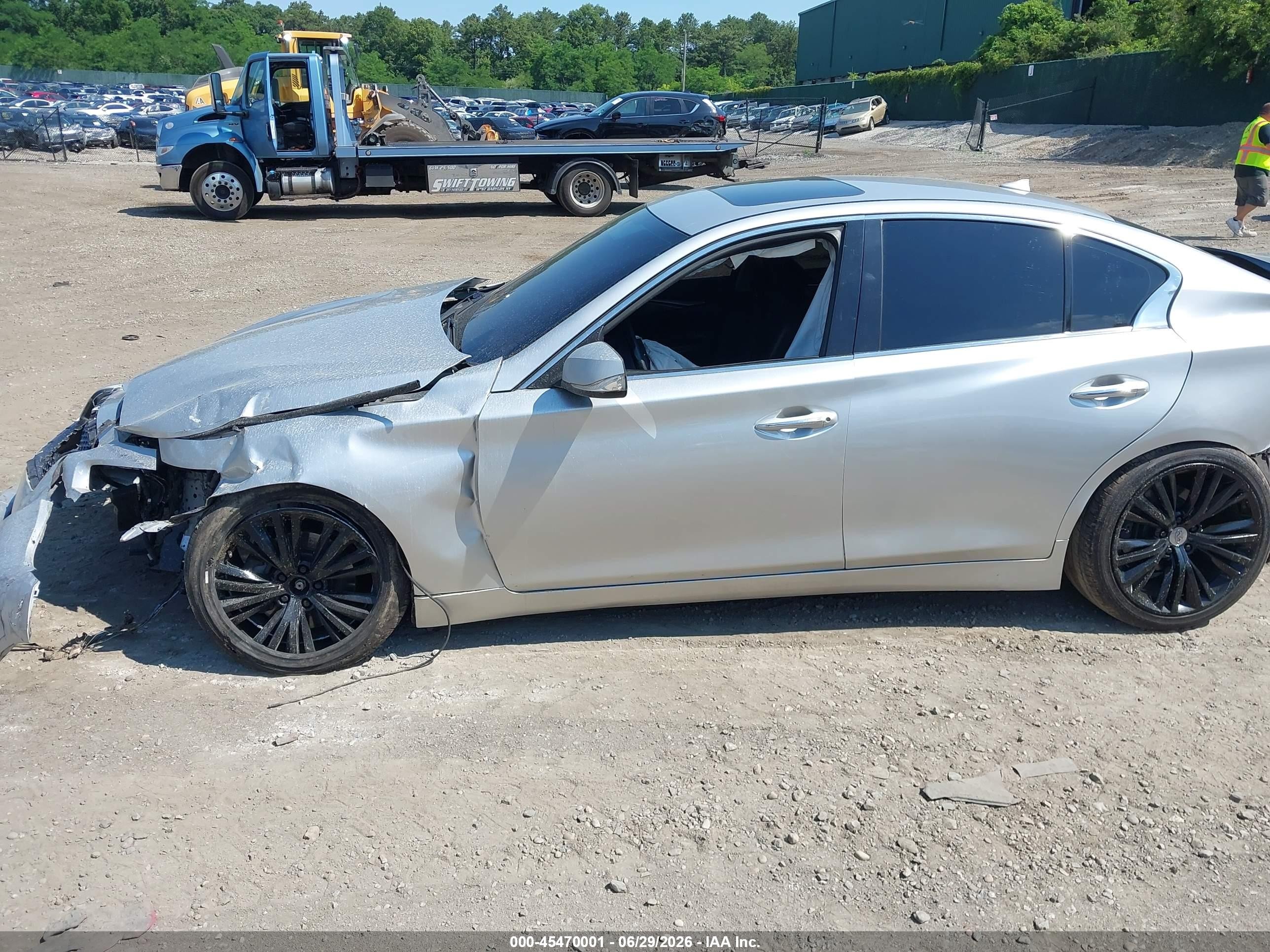 2015 Infiniti Q50   Silver vin: JN1BV7ARXFM401236