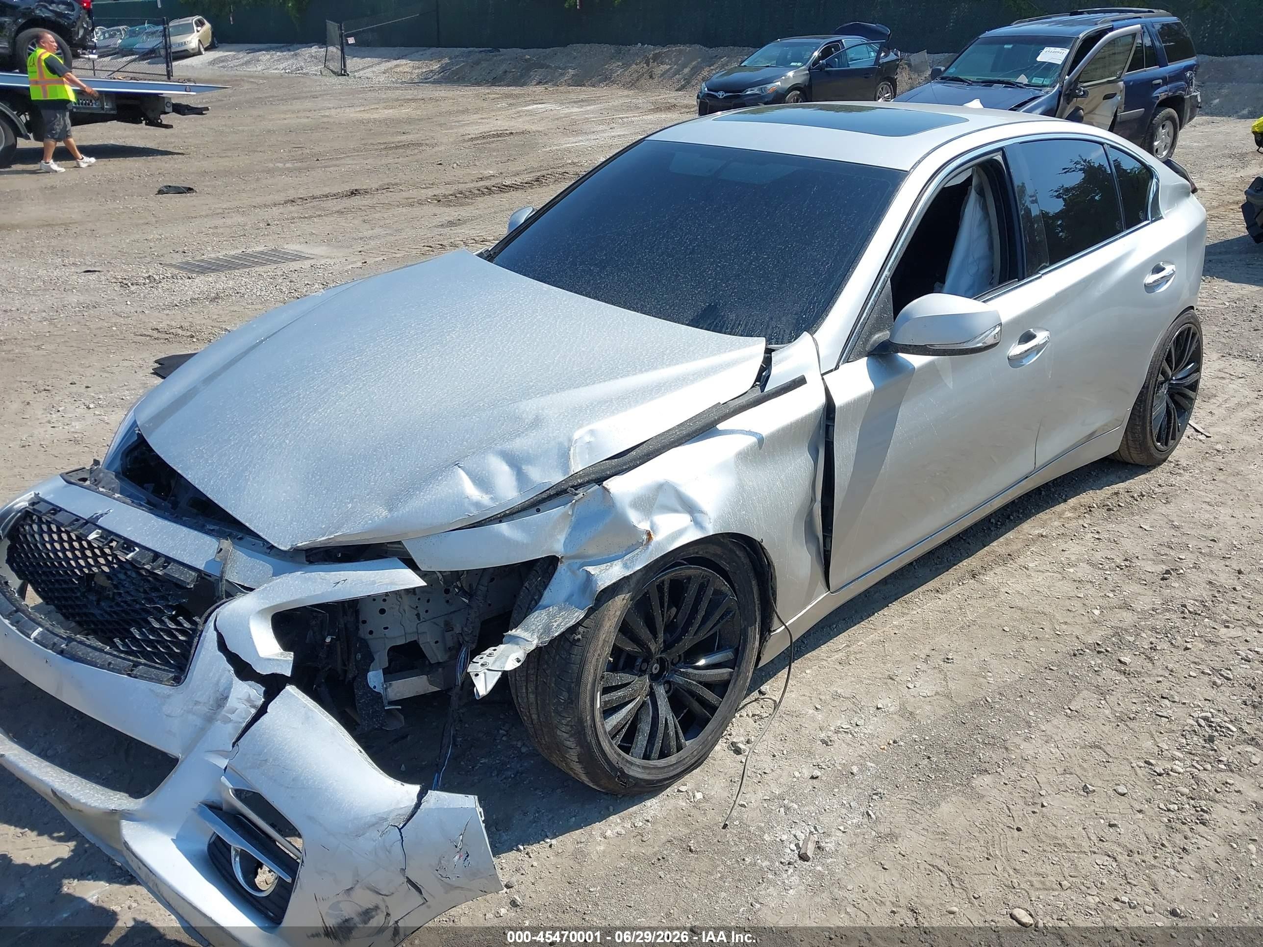 2015 Infiniti Q50   Silver vin: JN1BV7ARXFM401236