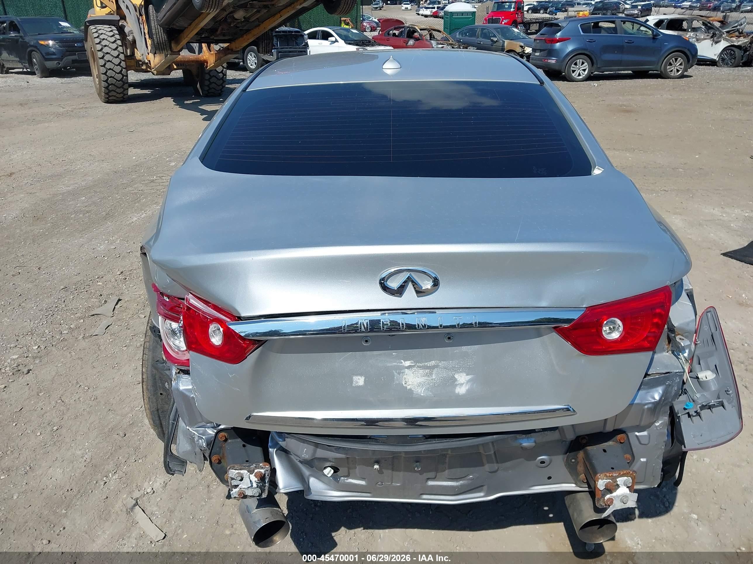 2015 Infiniti Q50   Silver vin: JN1BV7ARXFM401236