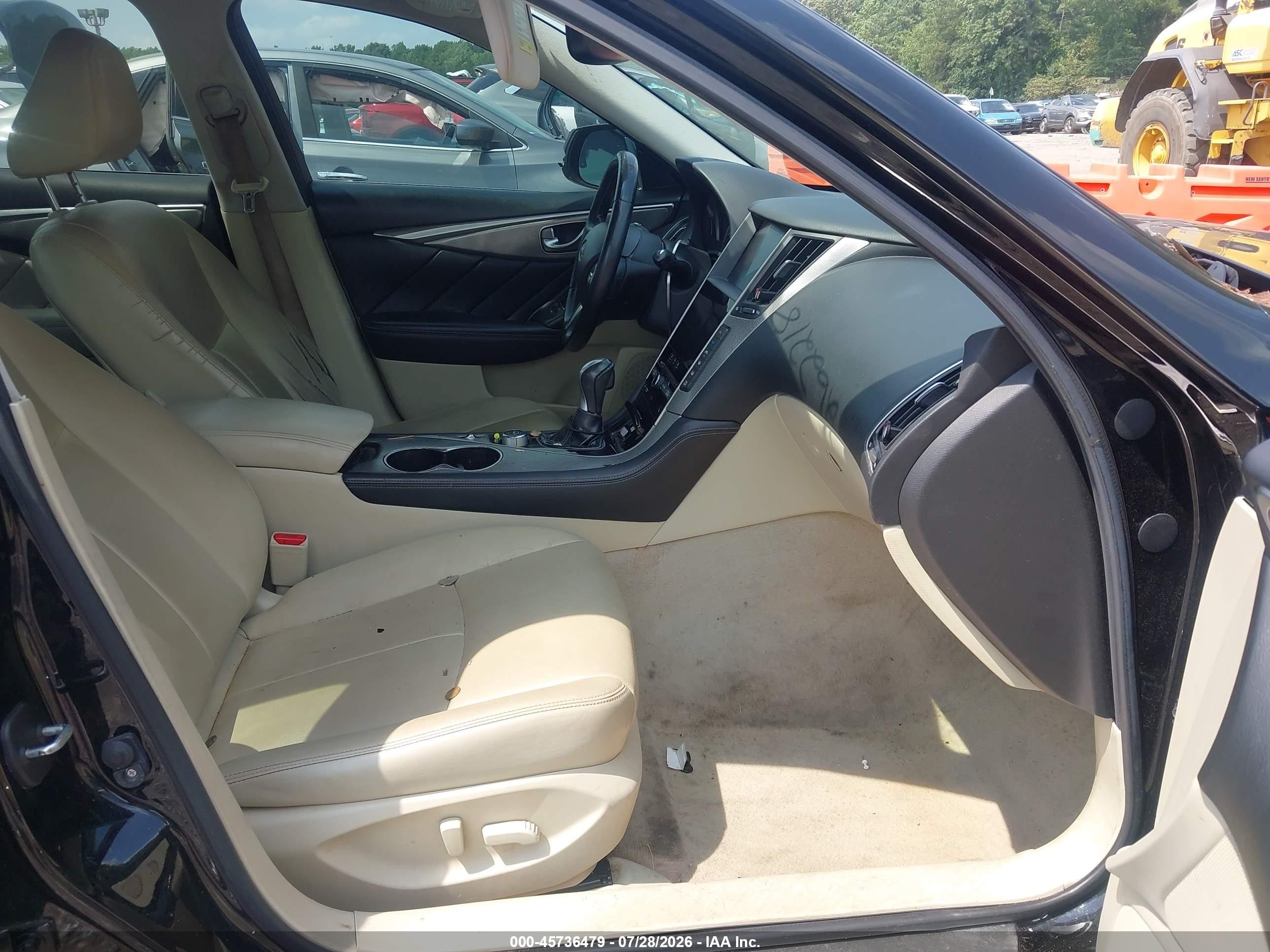2015 Infiniti Q50 Premium Черный vin: JN1BV7ARXFM403844
