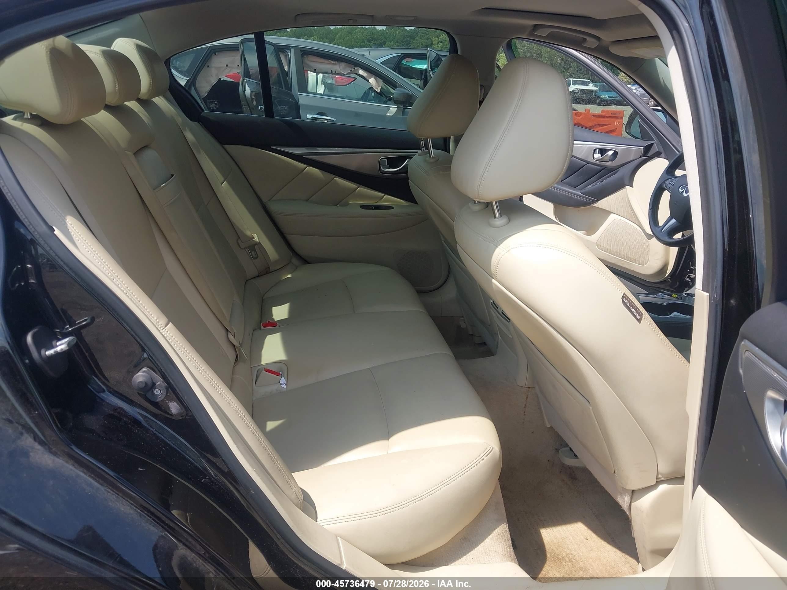 2015 Infiniti Q50 Premium Черный vin: JN1BV7ARXFM403844
