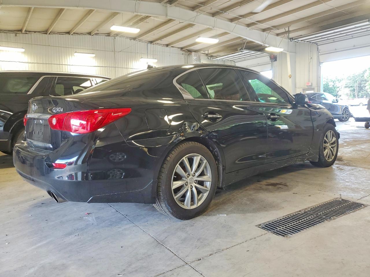 2015 Infiniti Q50 Base Black vin: JN1BV7ARXFM415198