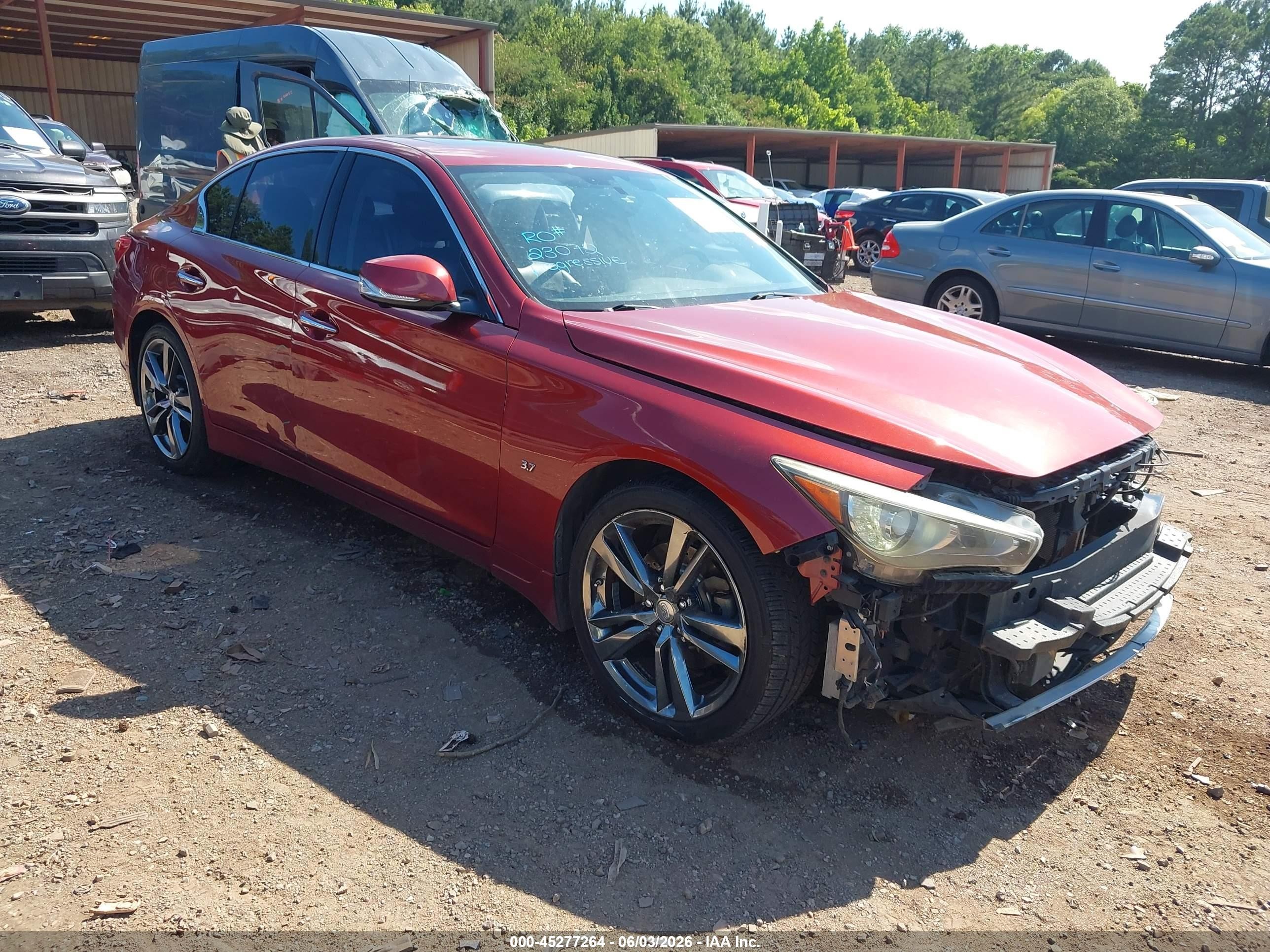 2015 Infiniti Q50 Premium/sport Red vin: JN1BV7ARXFM415752