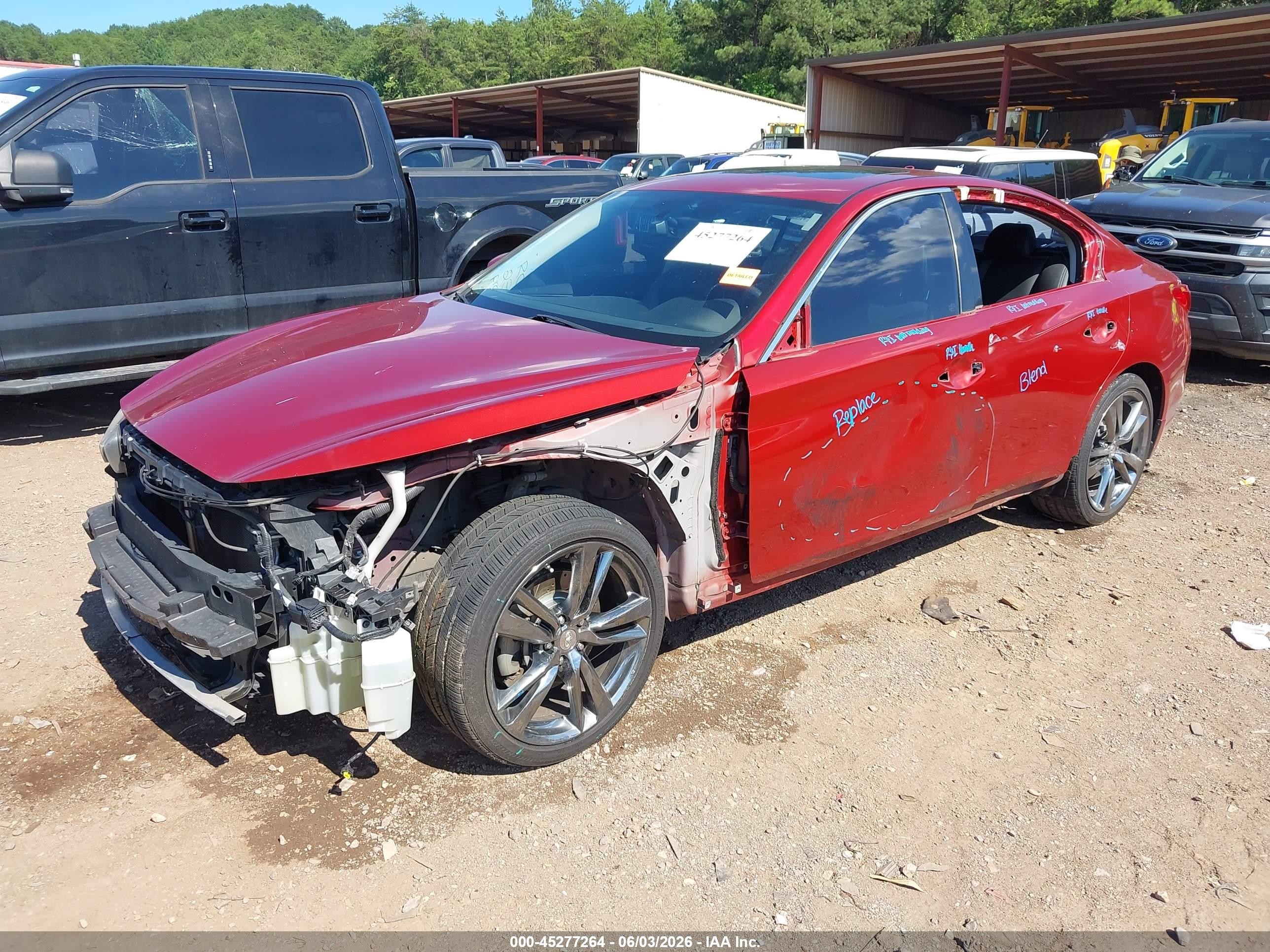 2015 Infiniti Q50 Premium/sport Red vin: JN1BV7ARXFM415752