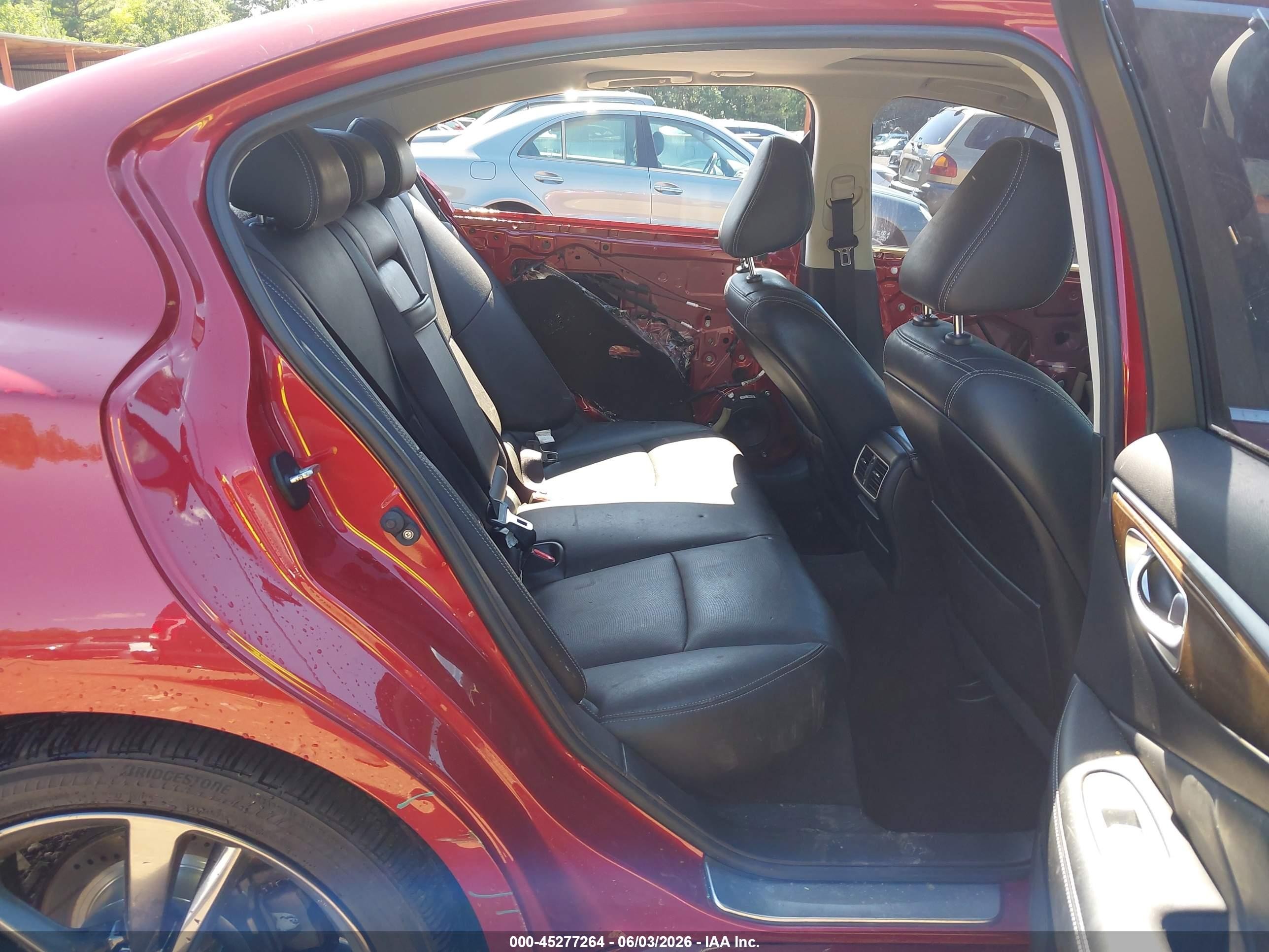 2015 Infiniti Q50 Premium/sport Red vin: JN1BV7ARXFM415752