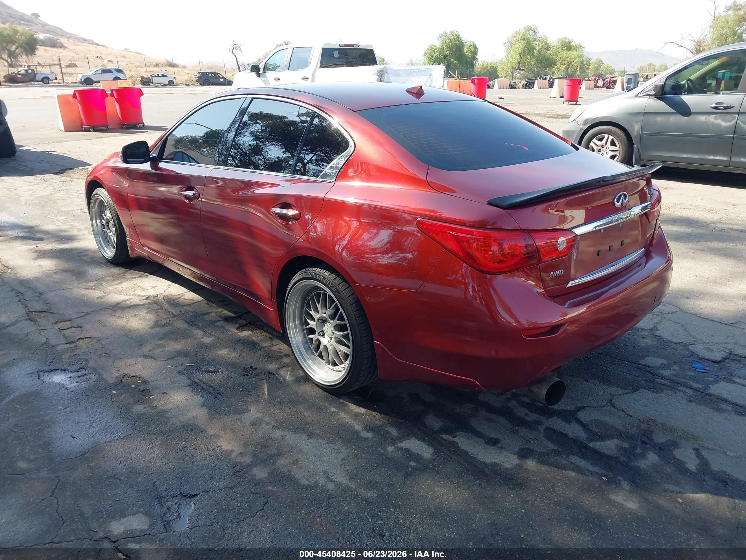 2015 Infiniti Q50 Premium Red vin: JN1BV7ARXFM418053