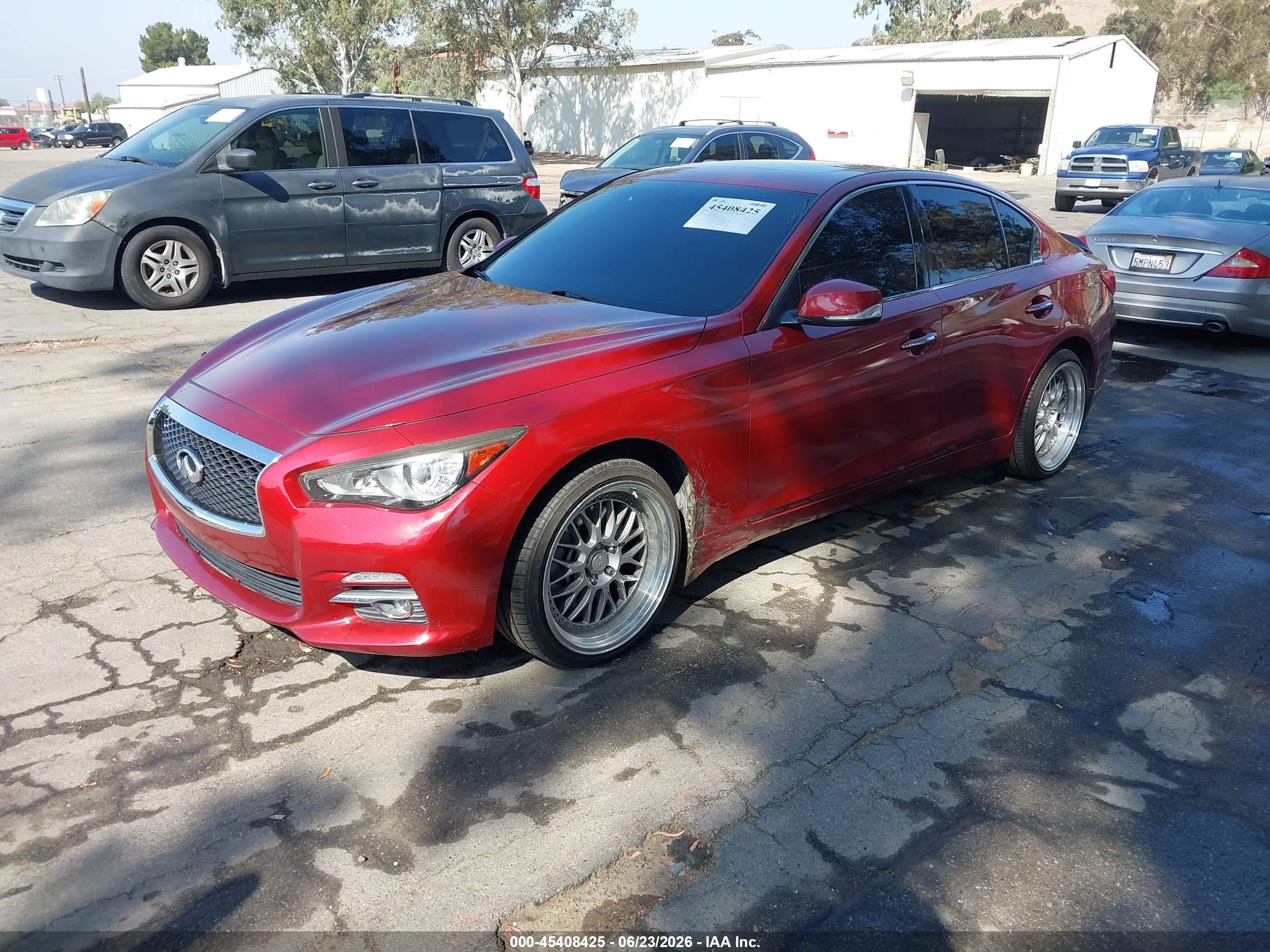 2015 Infiniti Q50 Premium Red vin: JN1BV7ARXFM418053