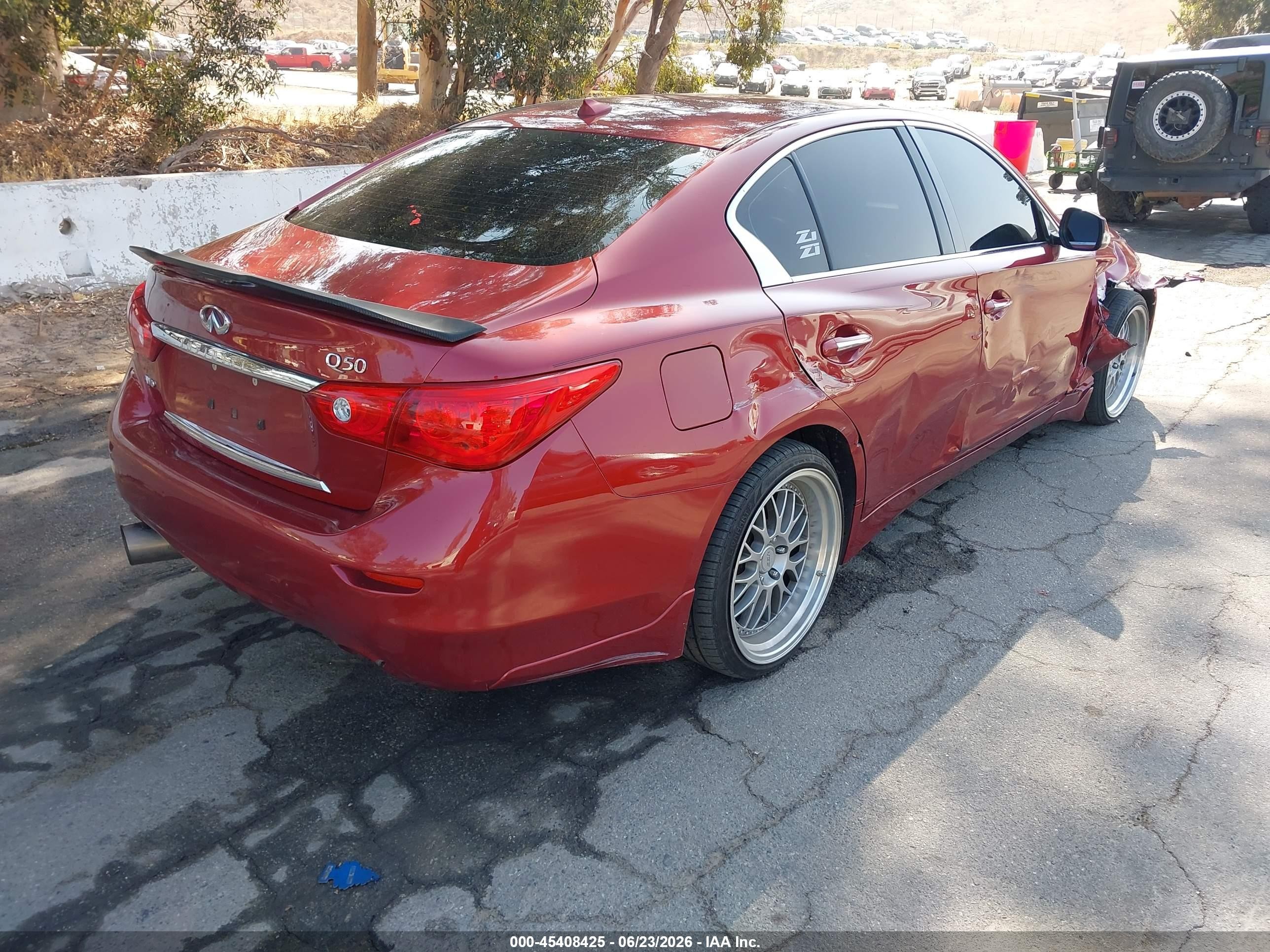 2015 Infiniti Q50 Premium Red vin: JN1BV7ARXFM418053