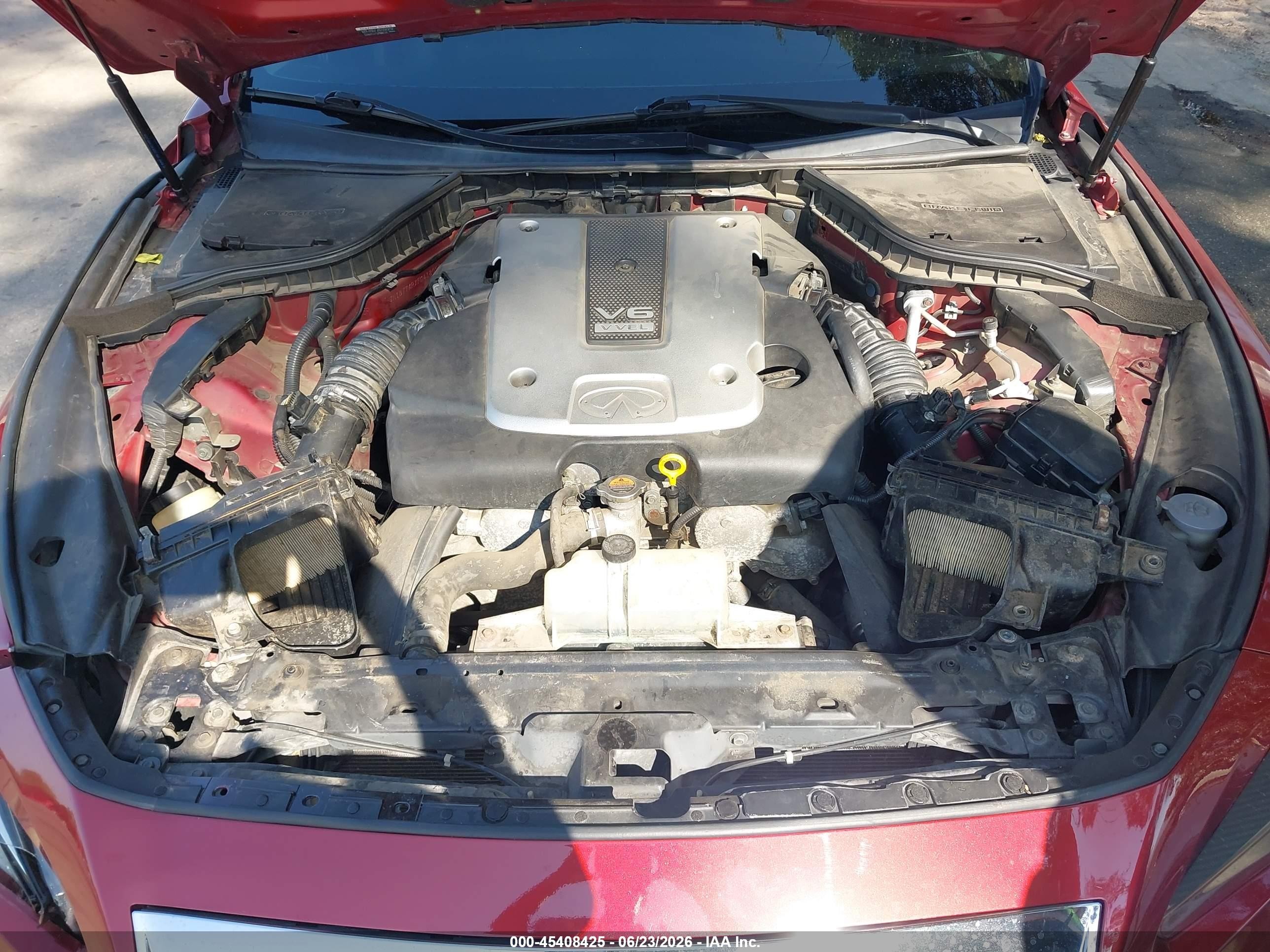 2015 Infiniti Q50 Premium Red vin: JN1BV7ARXFM418053