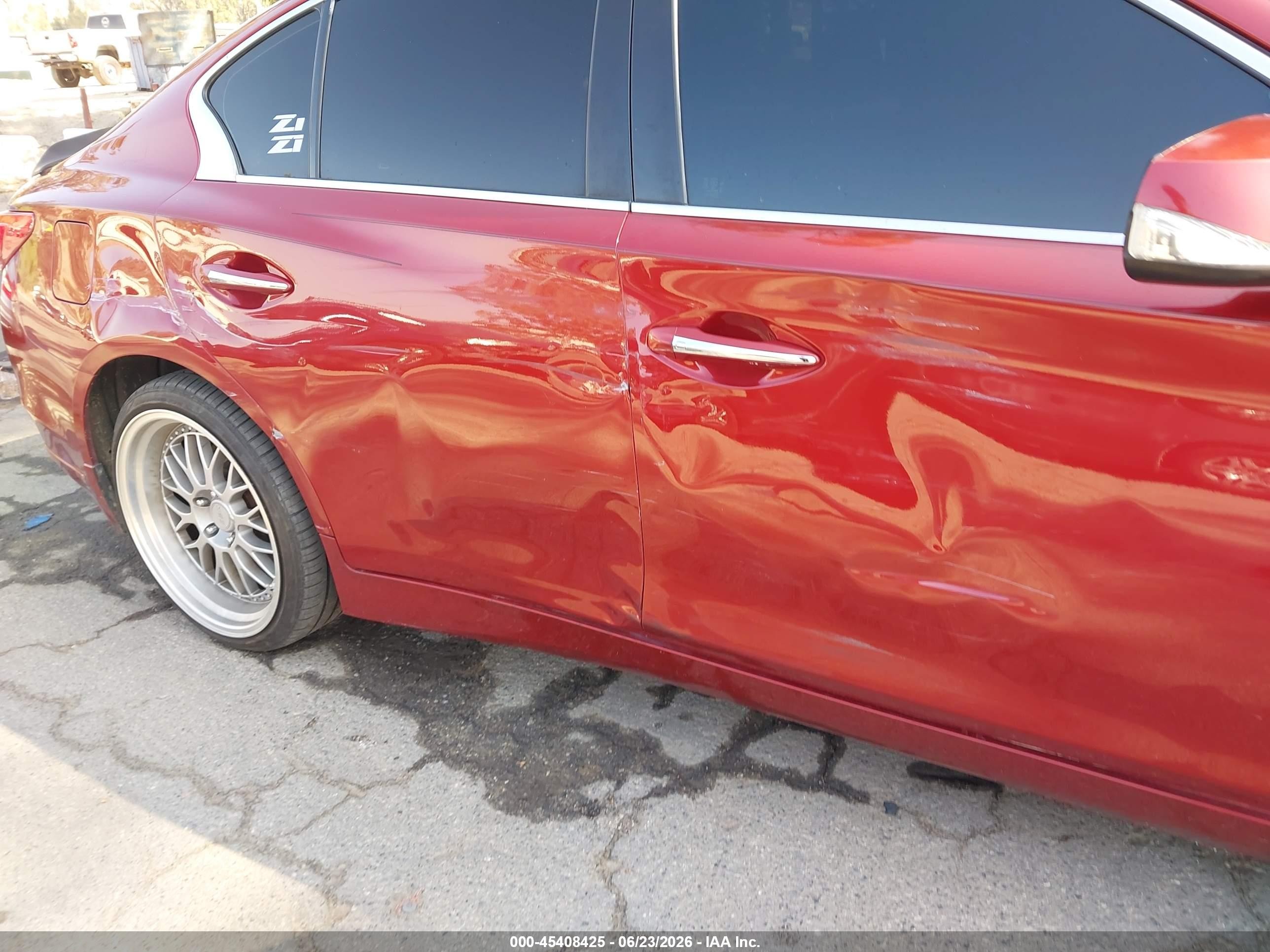 2015 Infiniti Q50 Premium Red vin: JN1BV7ARXFM418053