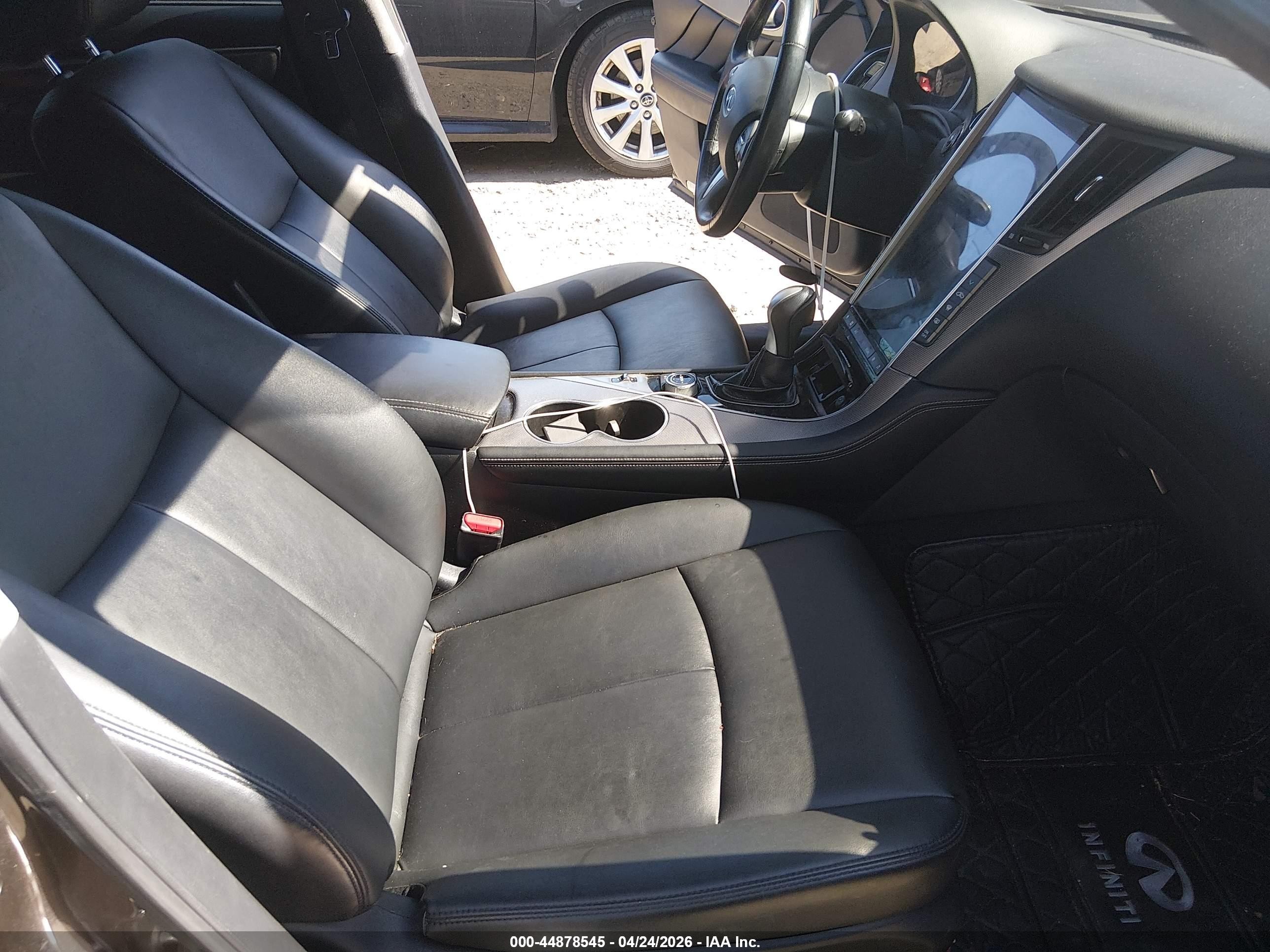 2015 Infiniti Q50 Premium Черный vin: JN1BV7ARXFM421194