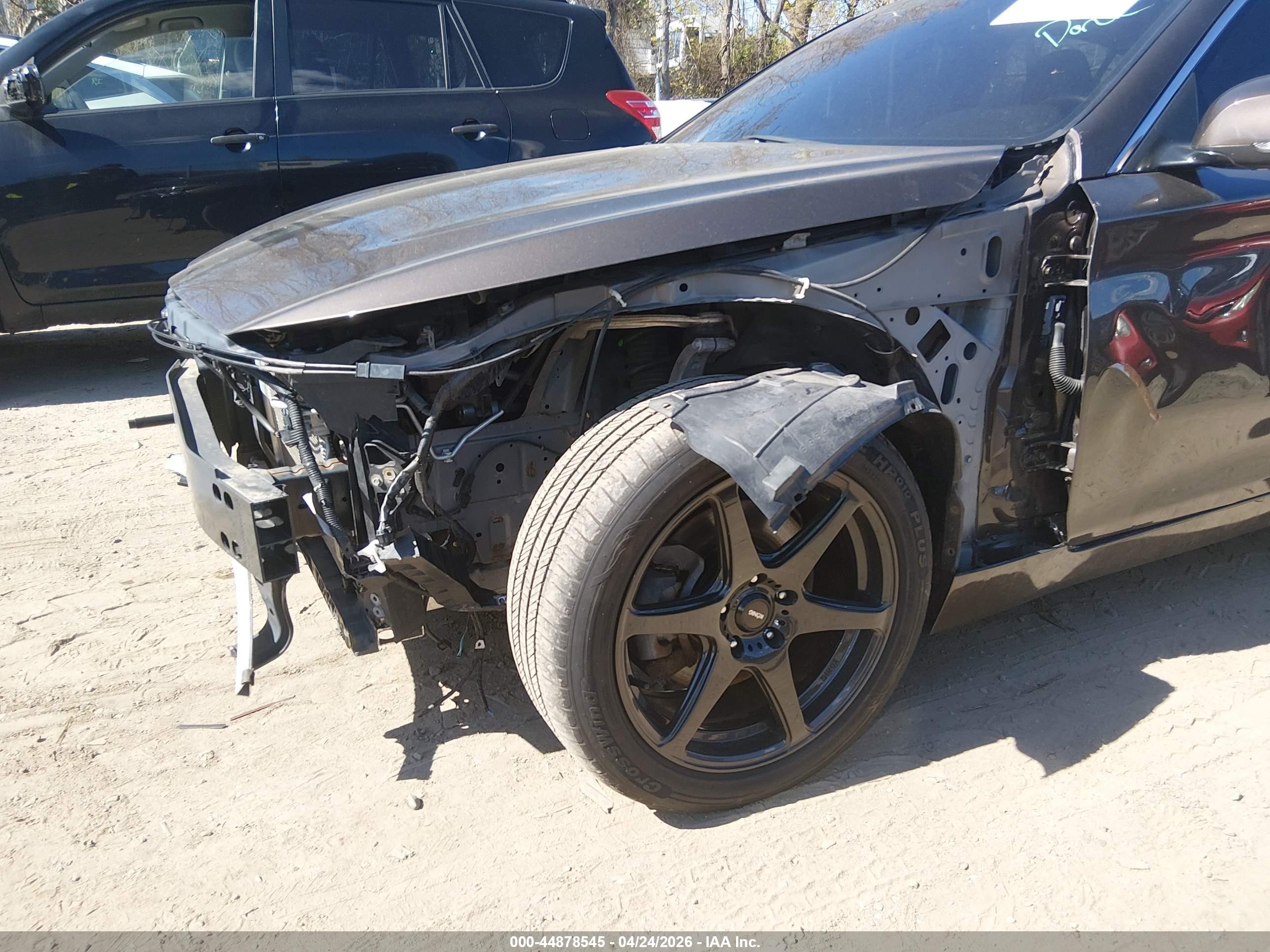 2015 Infiniti Q50 Premium Черный vin: JN1BV7ARXFM421194